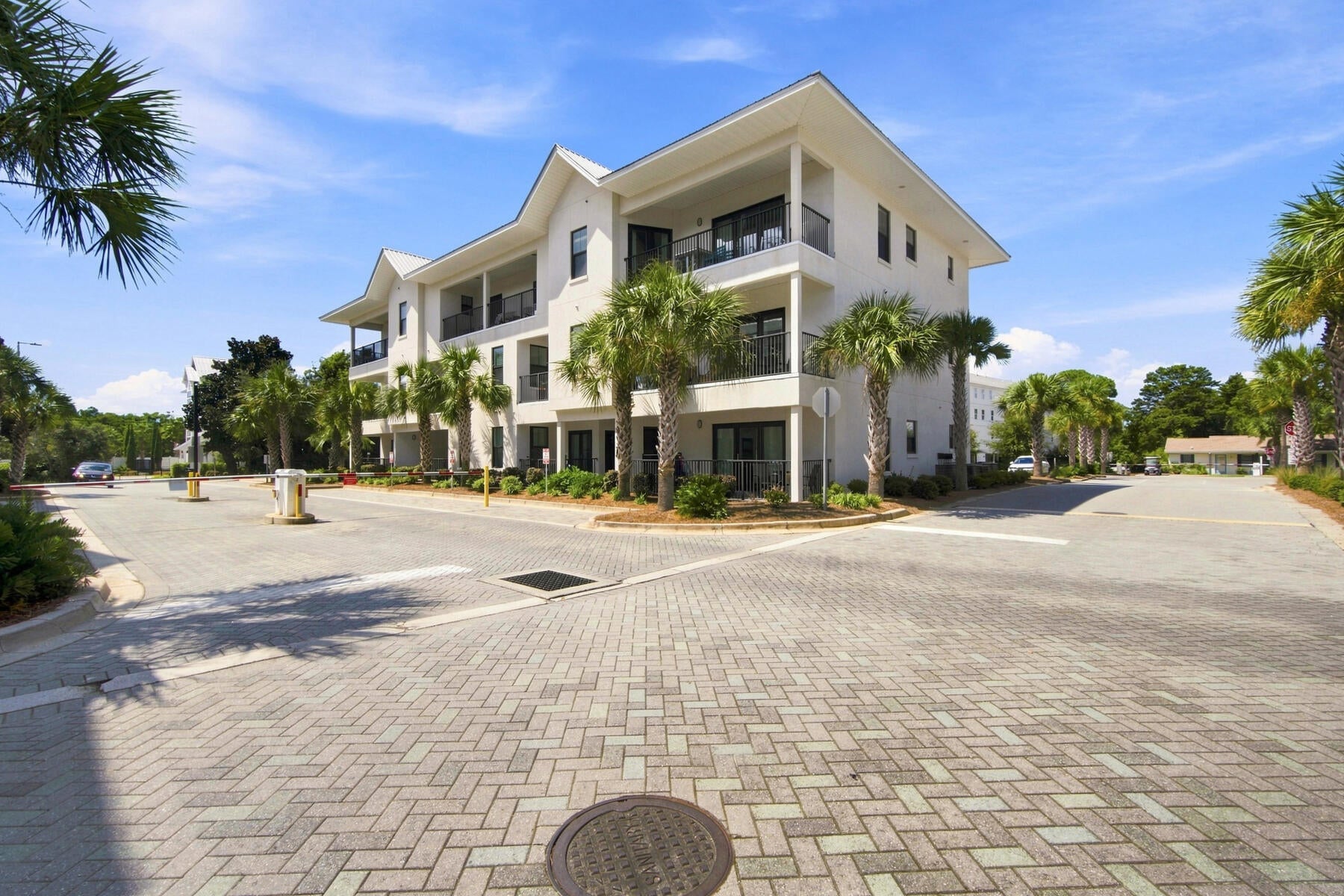 Hidden Lake Condominium - Residential