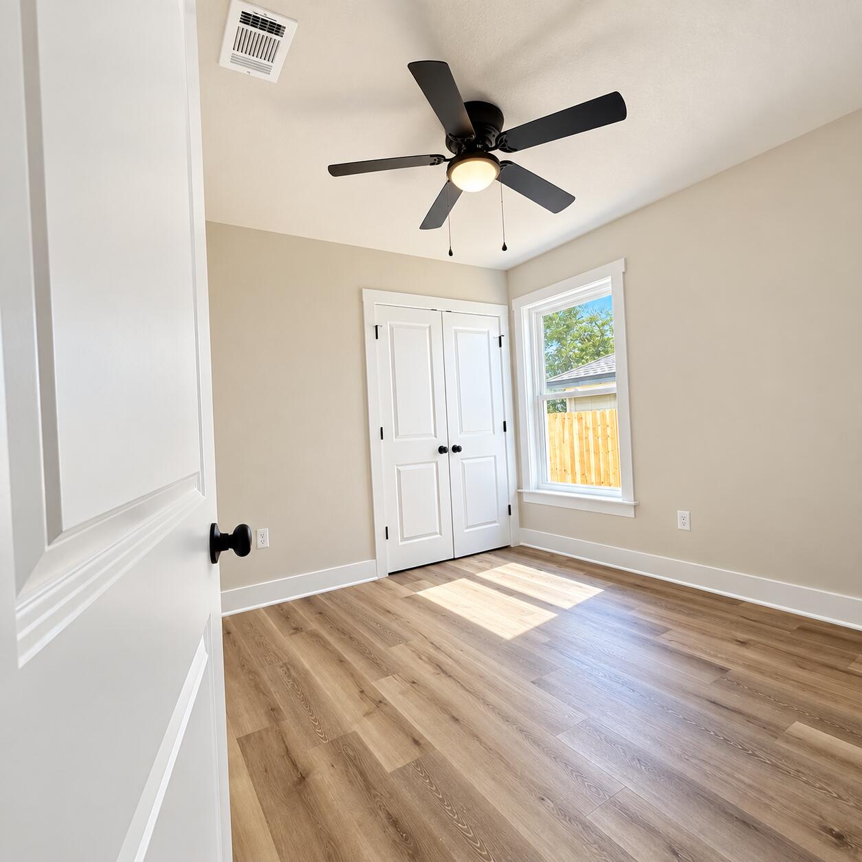CRESTVIEW LOT 15 BLK 153 - Residential