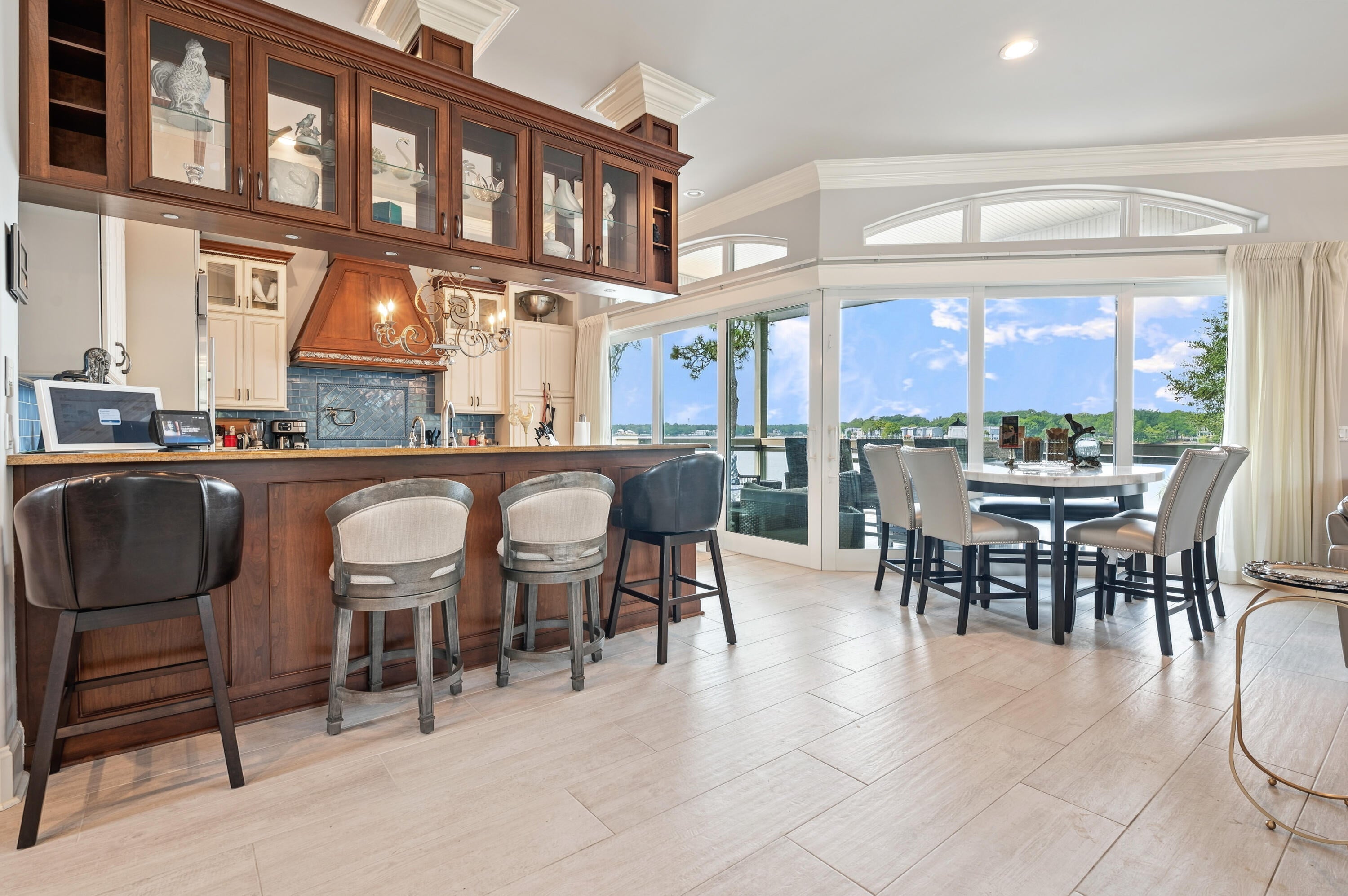 GREY MOSS POINT - Residential