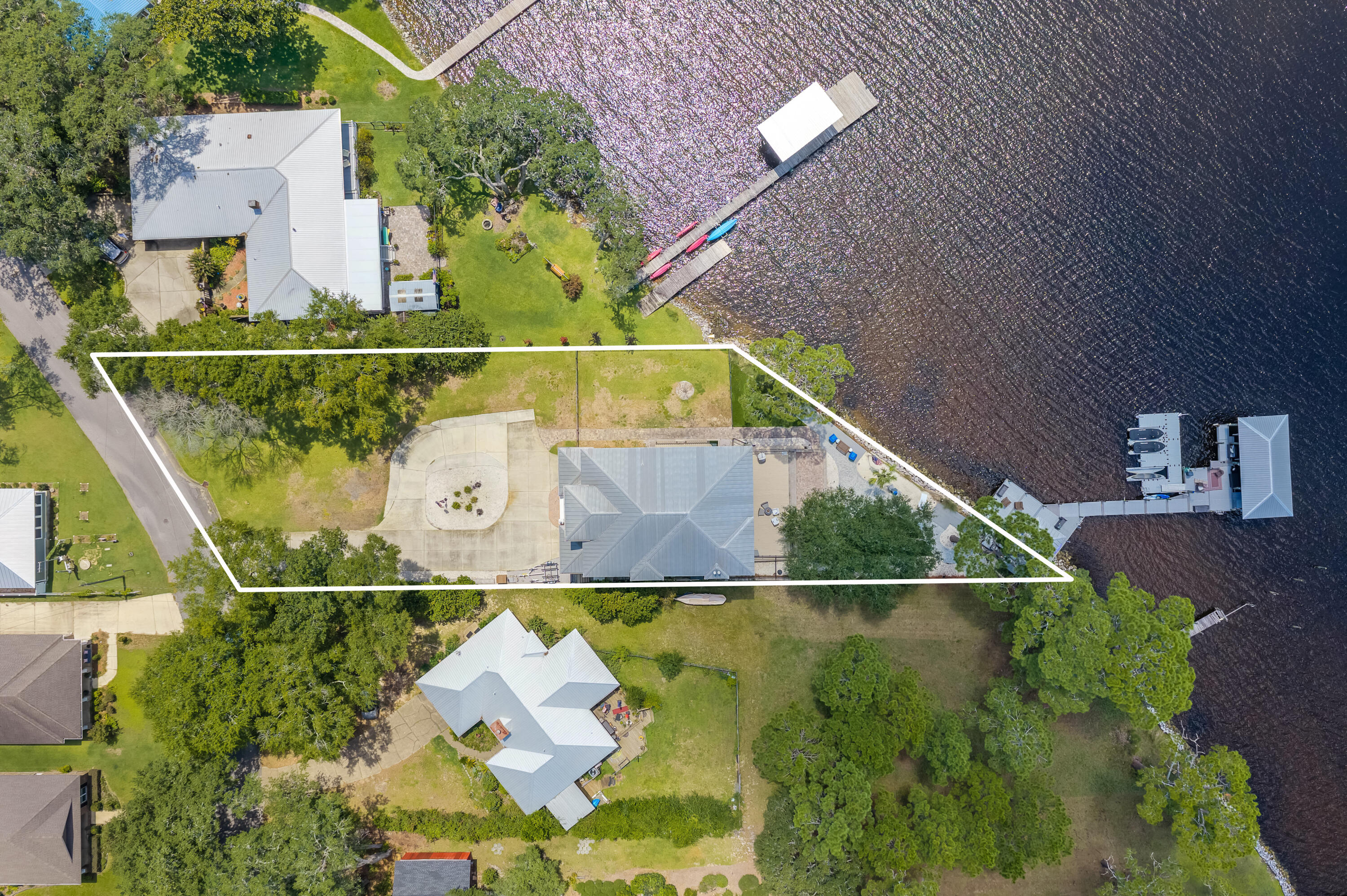 GREY MOSS POINT - Residential