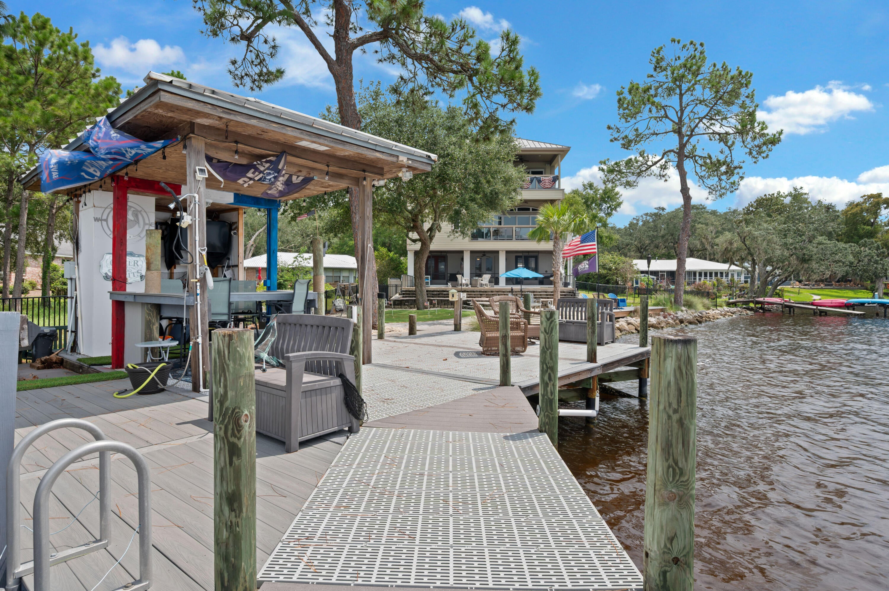 GREY MOSS POINT - Residential