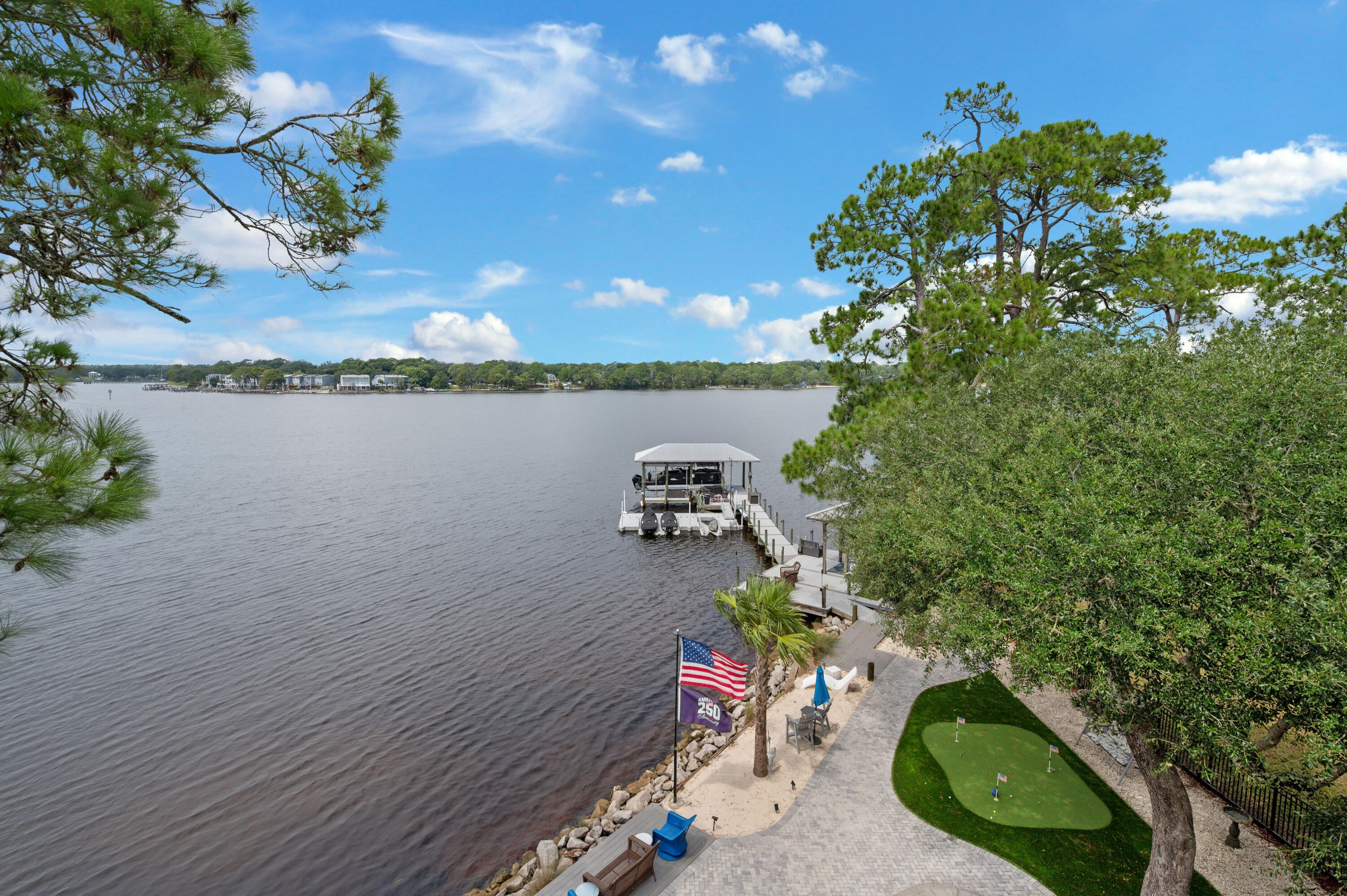 GREY MOSS POINT - Residential