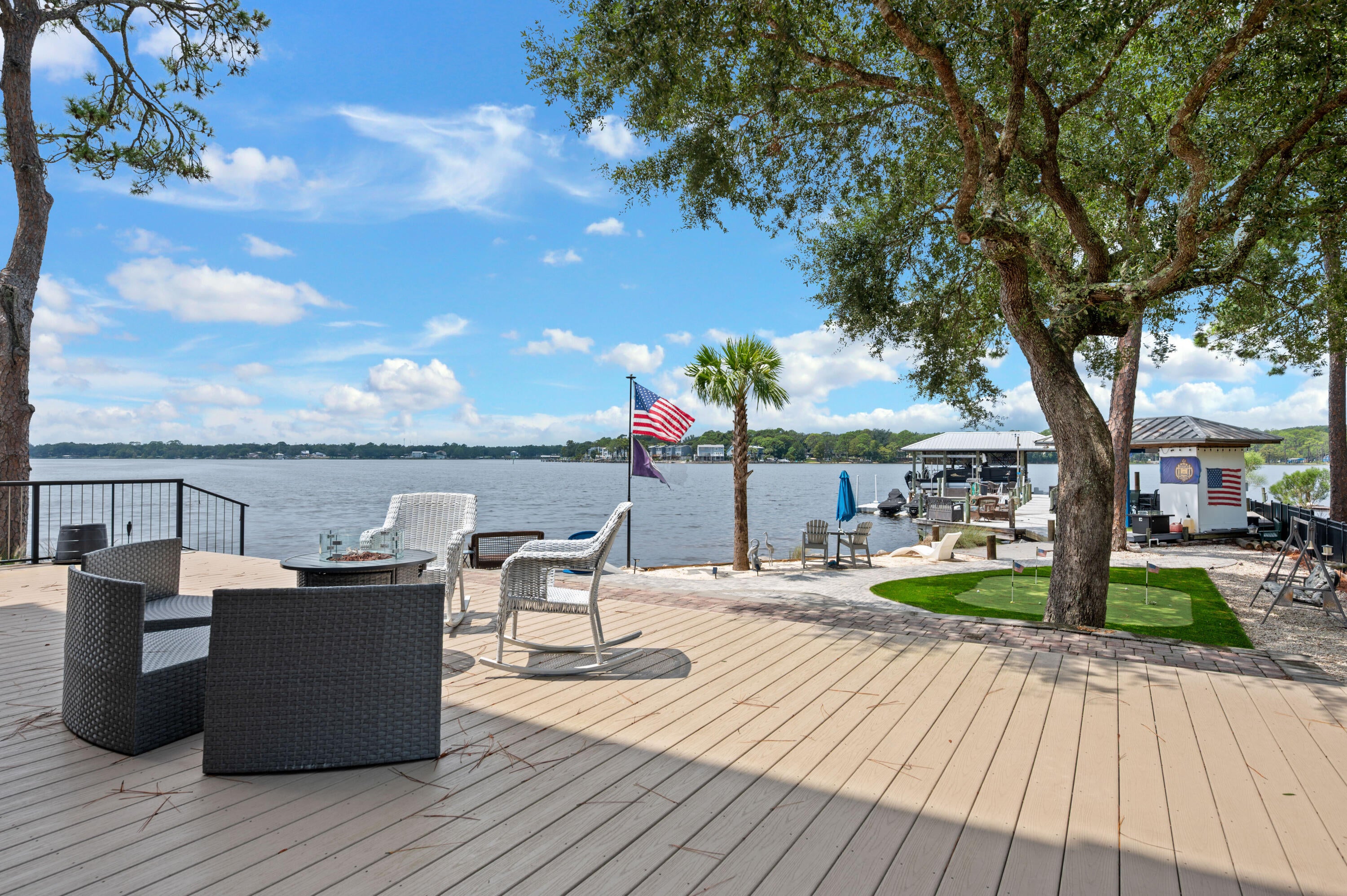 GREY MOSS POINT - Residential