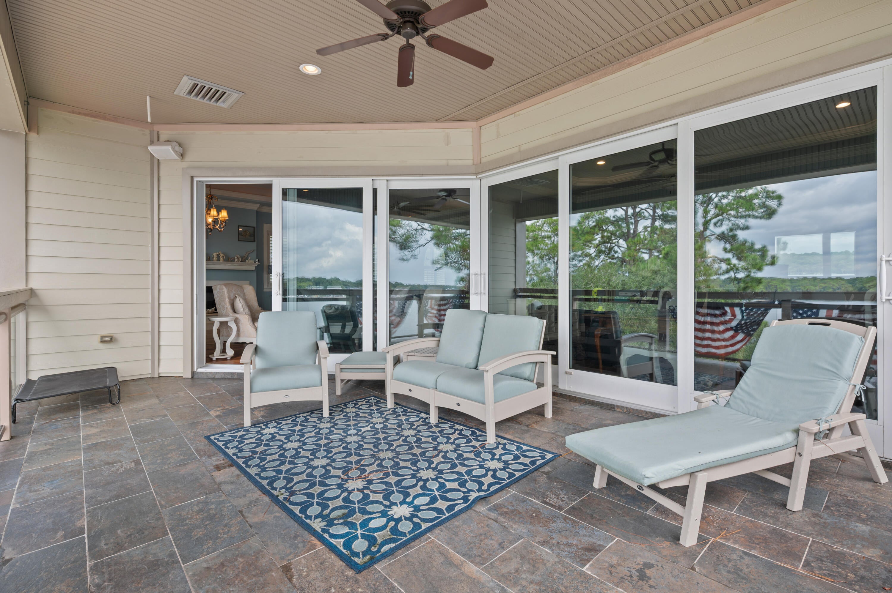 GREY MOSS POINT - Residential