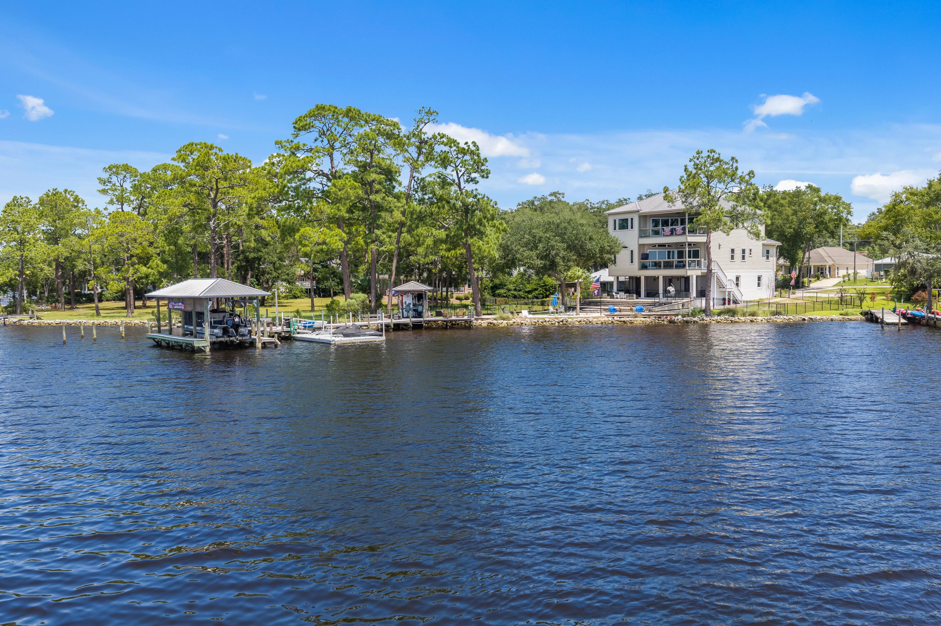 GREY MOSS POINT - Residential