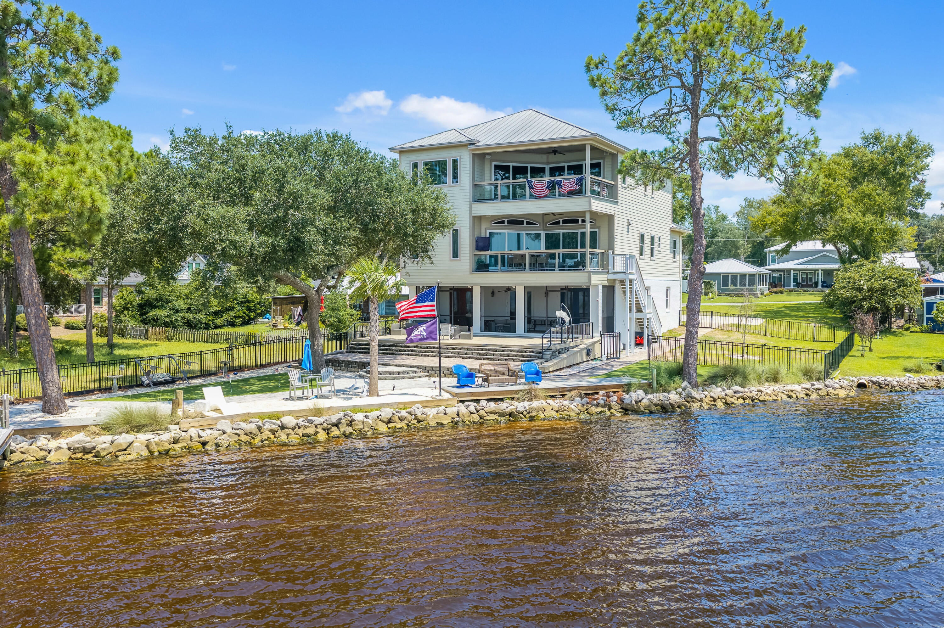 GREY MOSS POINT - Residential