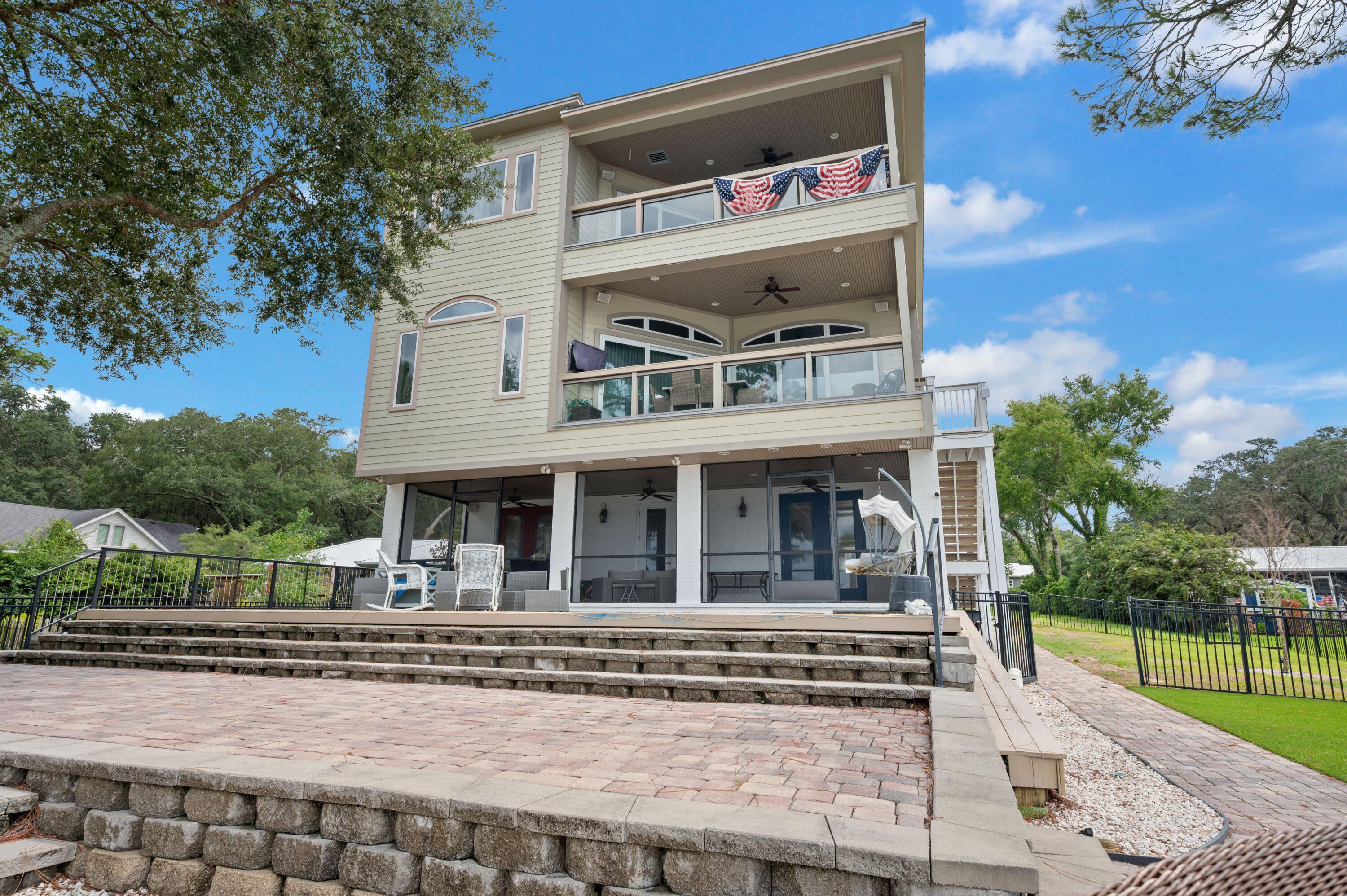 GREY MOSS POINT - Residential