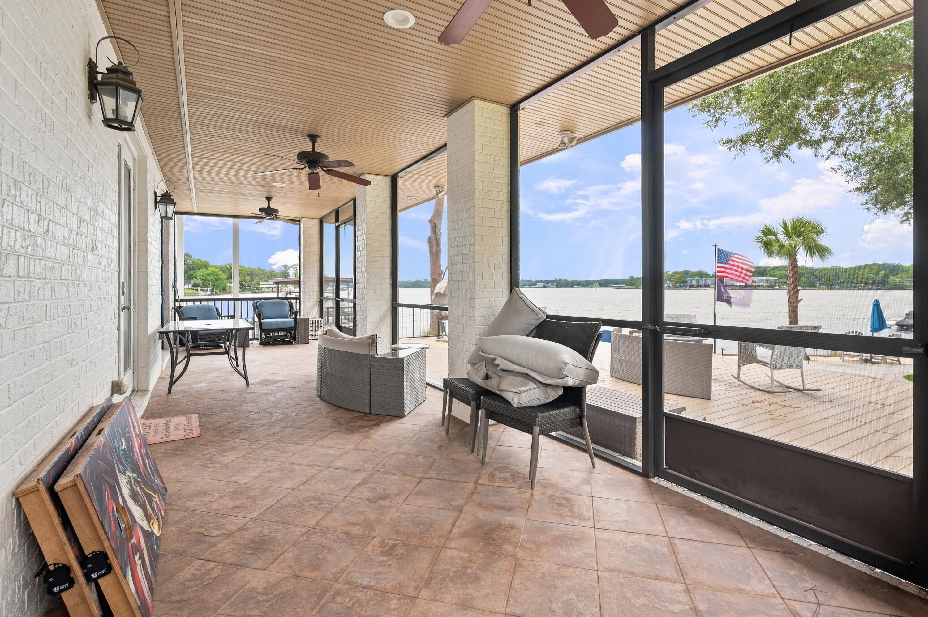 GREY MOSS POINT - Residential