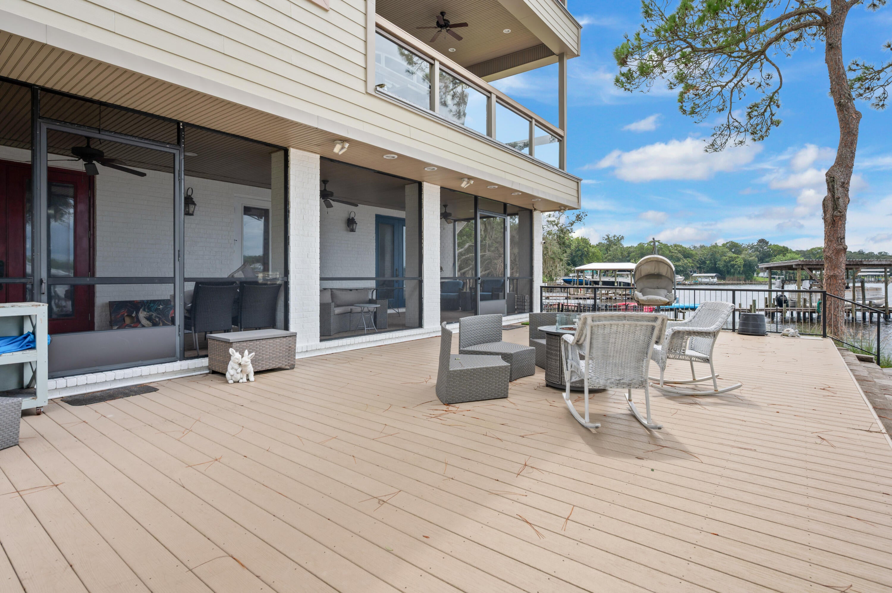 GREY MOSS POINT - Residential