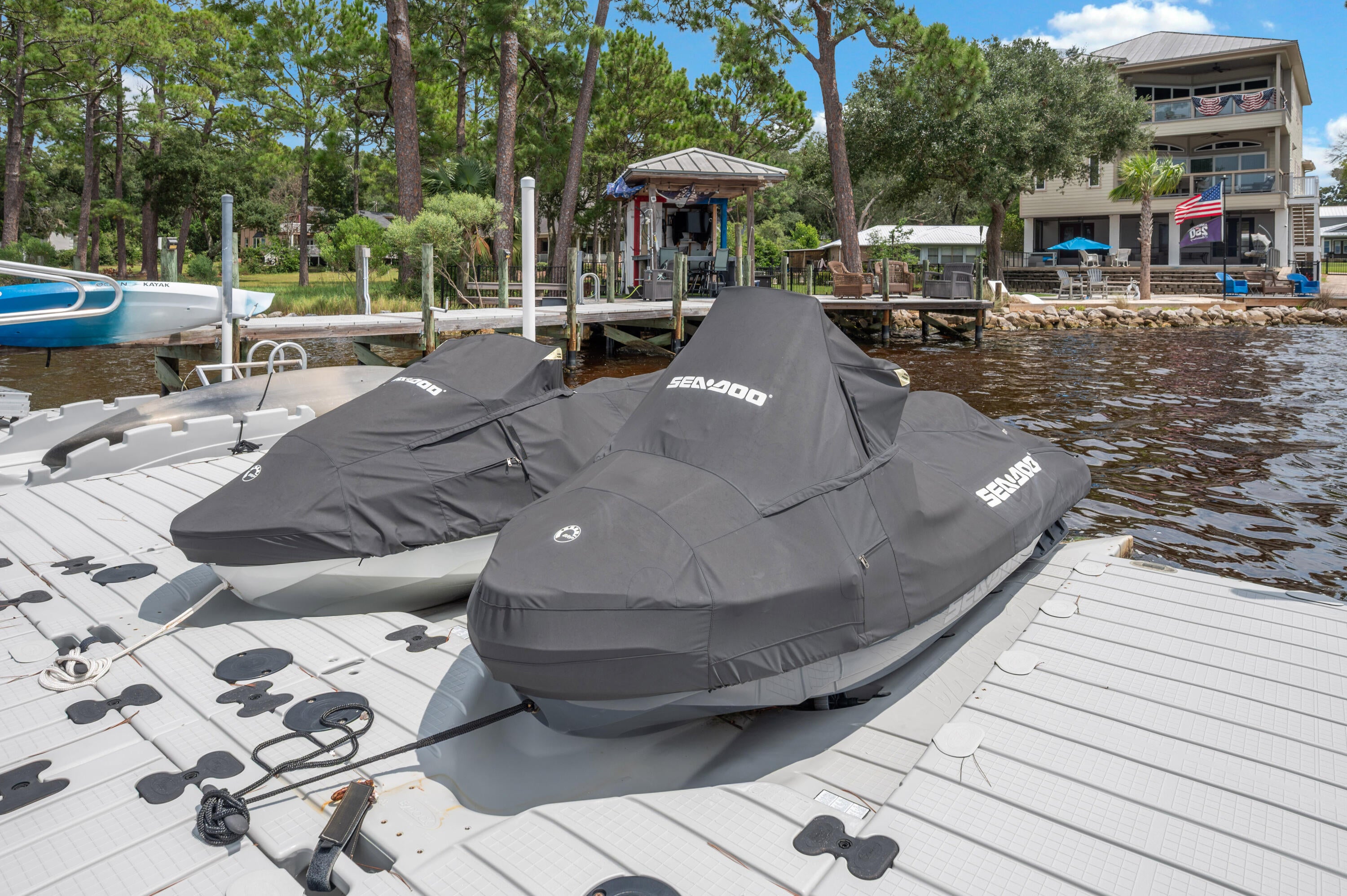 GREY MOSS POINT - Residential
