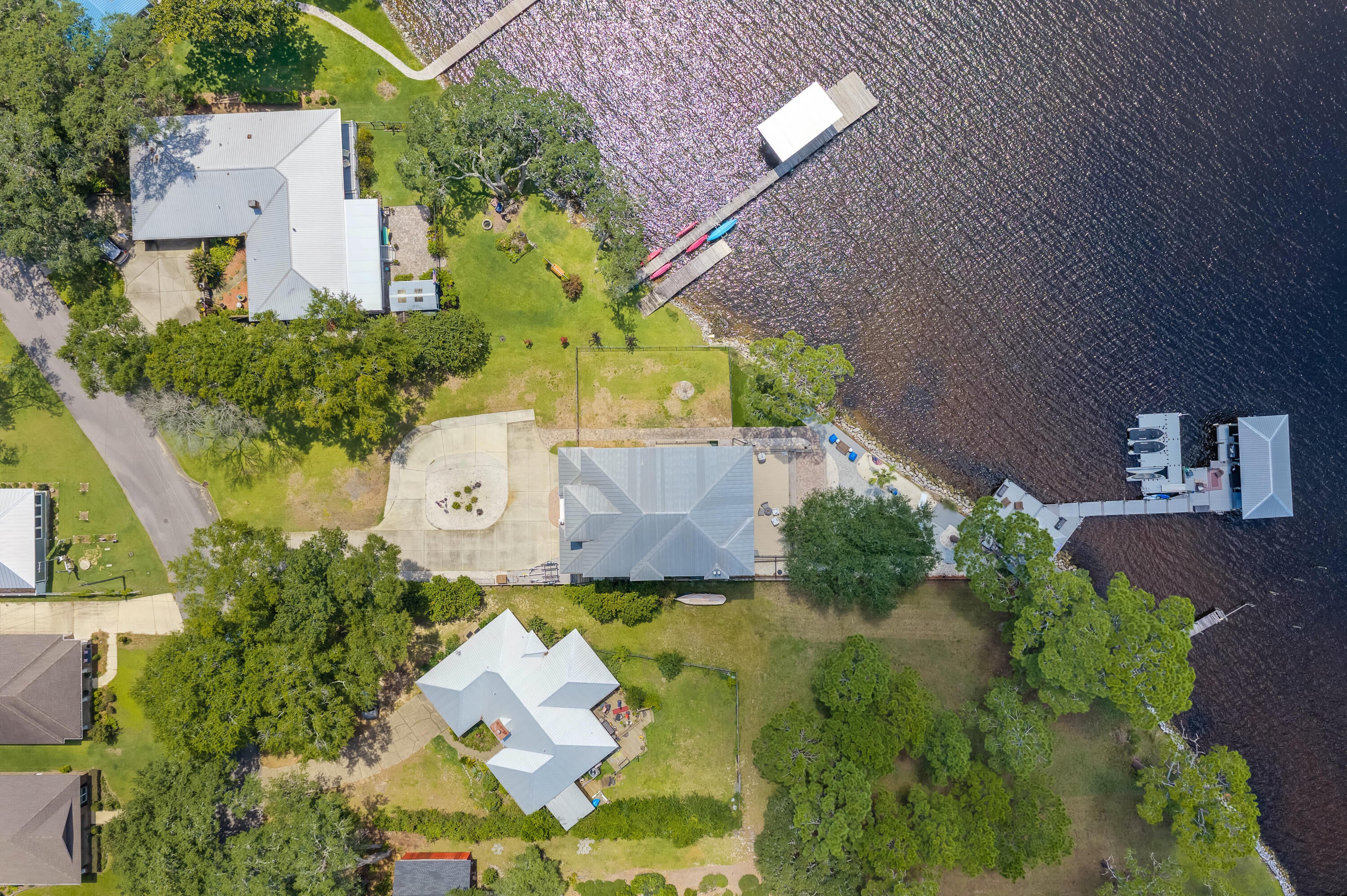 GREY MOSS POINT - Residential
