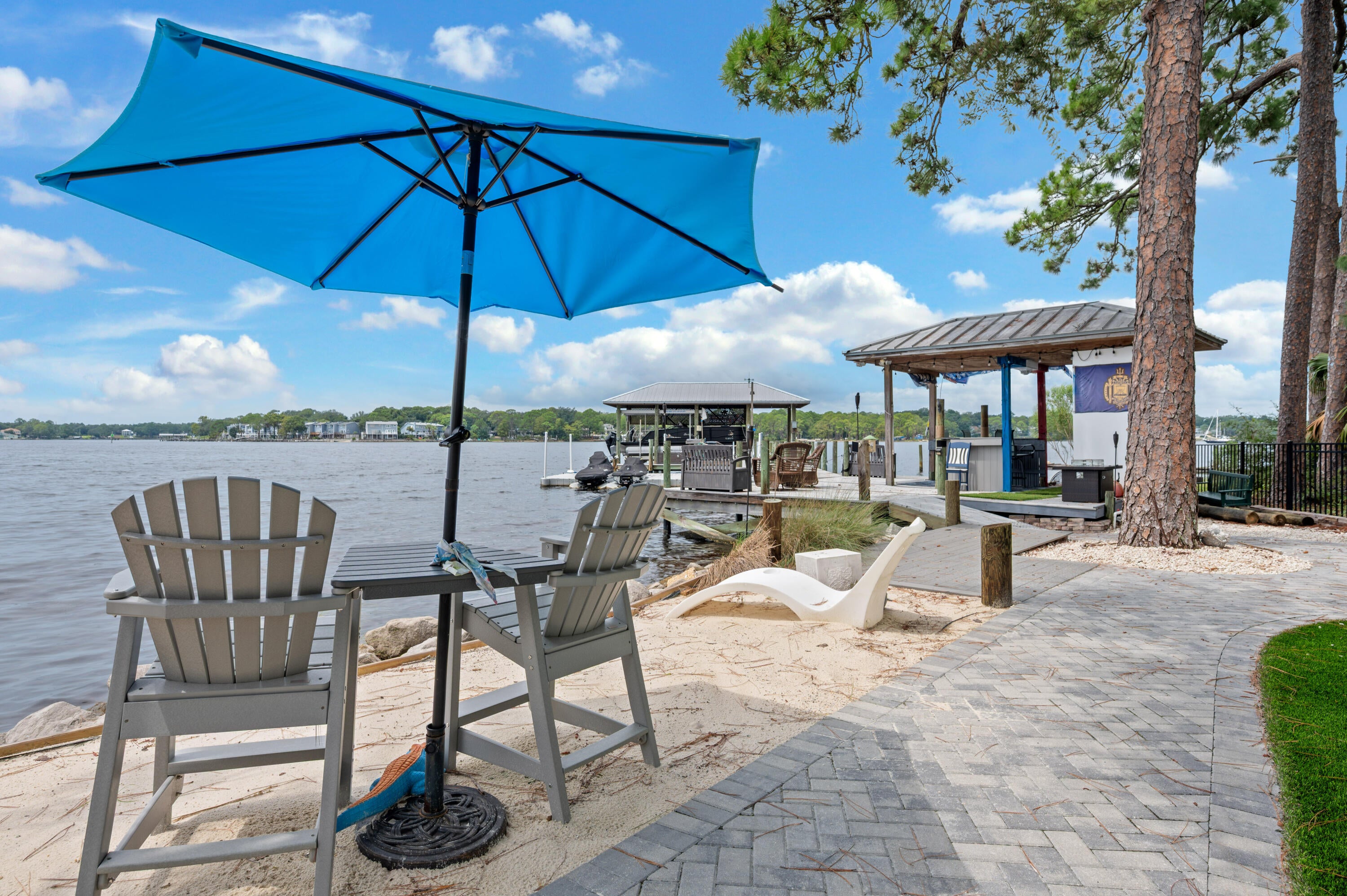 GREY MOSS POINT - Residential