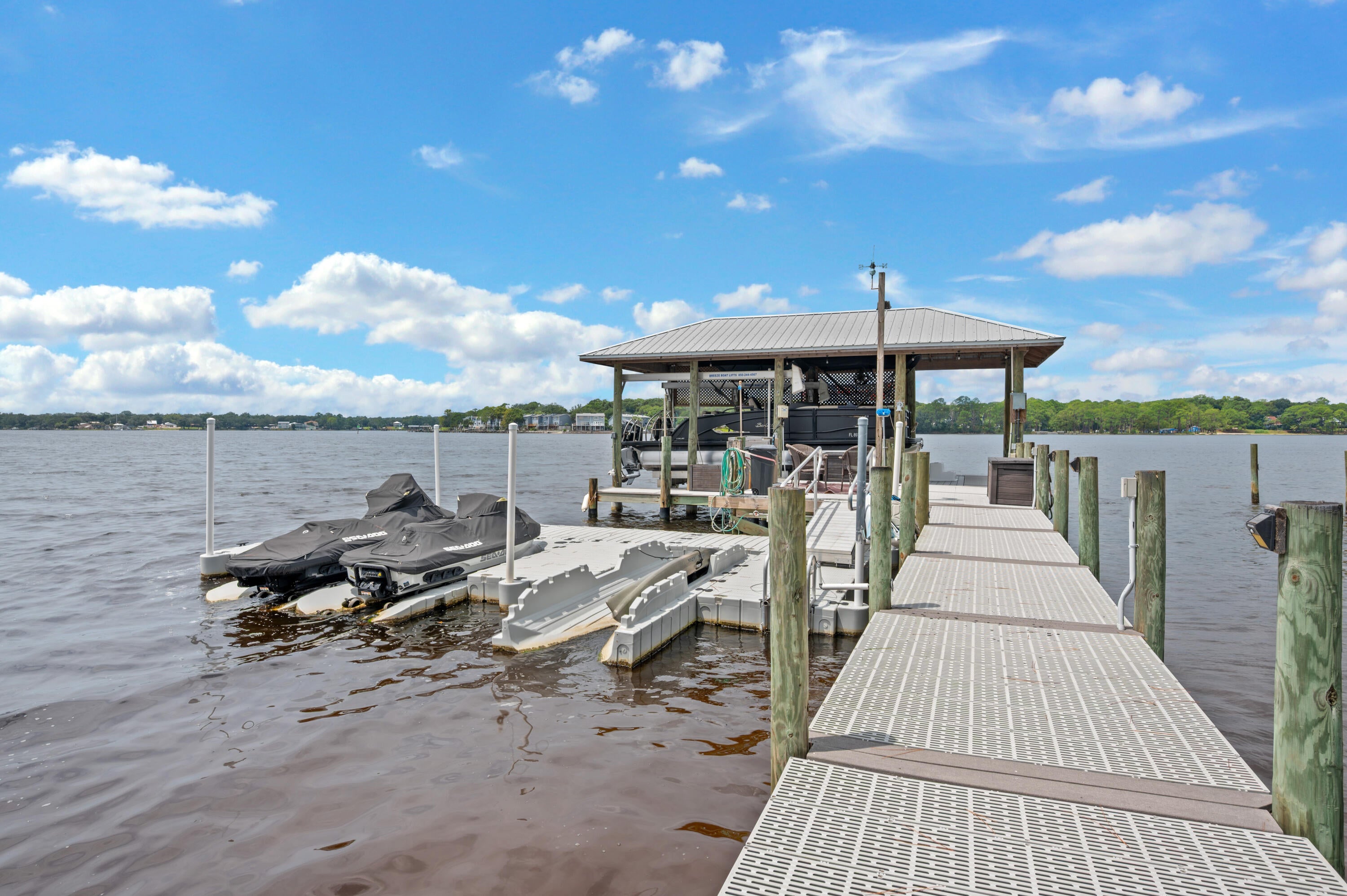 GREY MOSS POINT - Residential