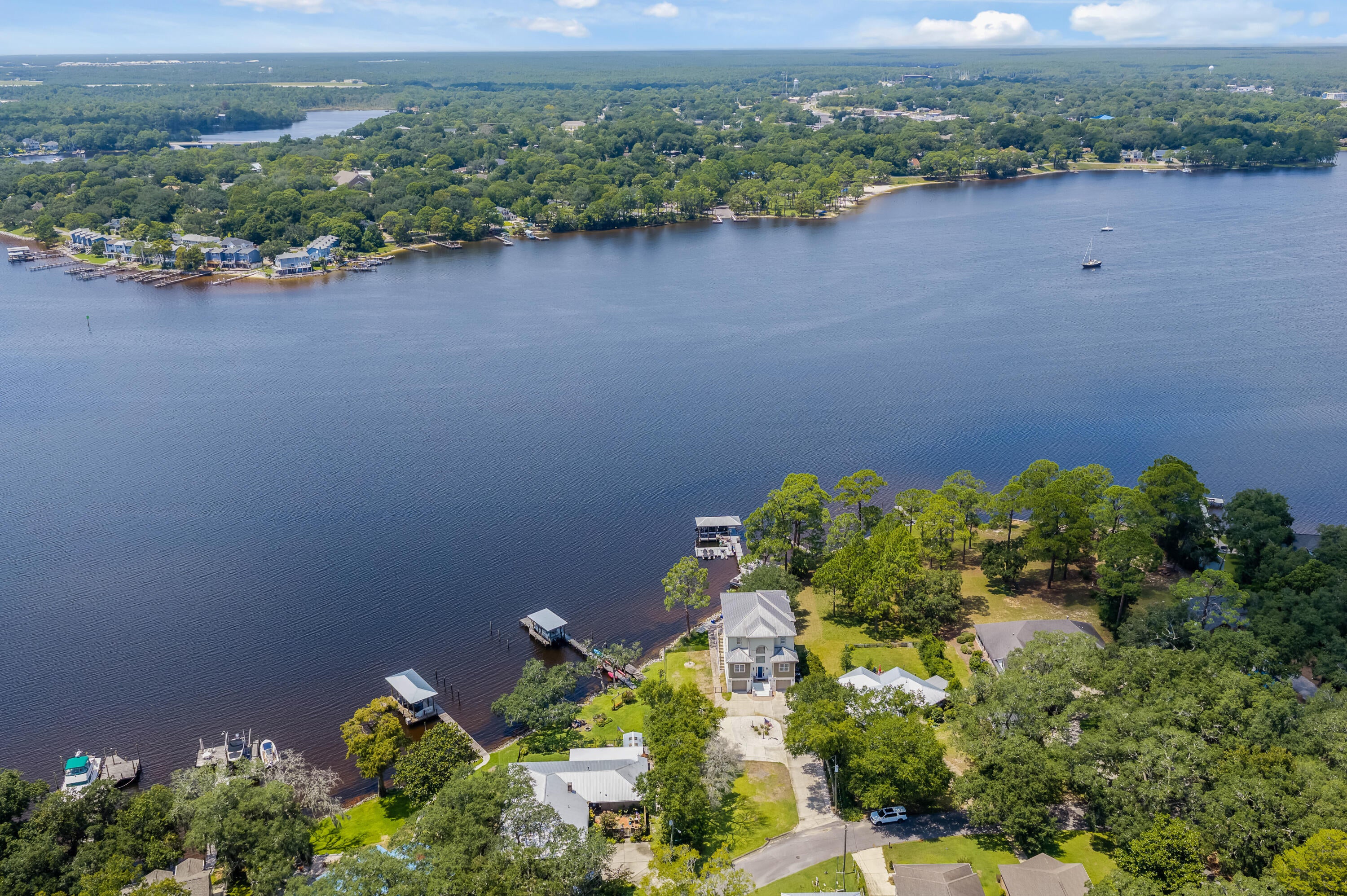 GREY MOSS POINT - Residential