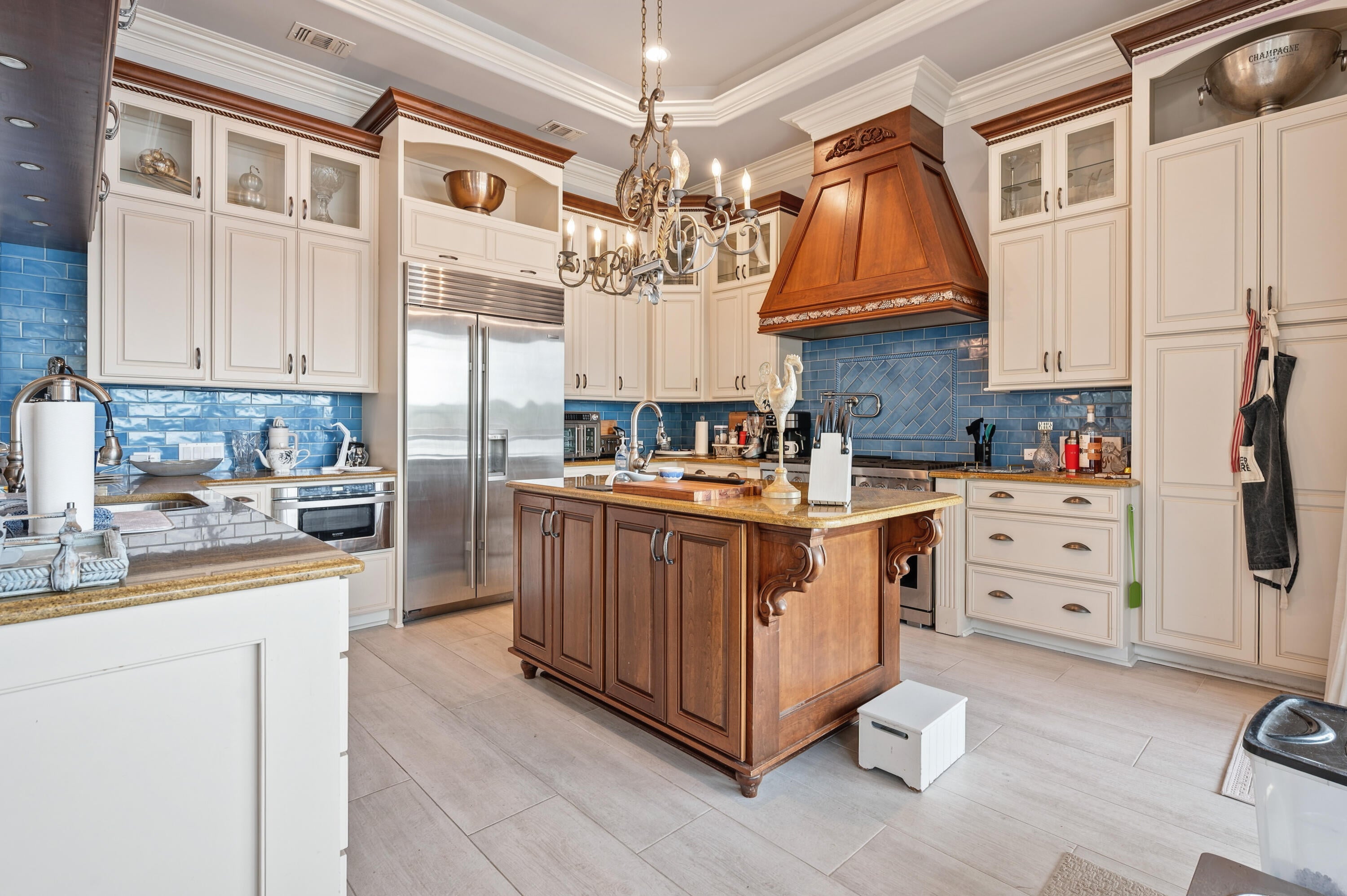 GREY MOSS POINT - Residential