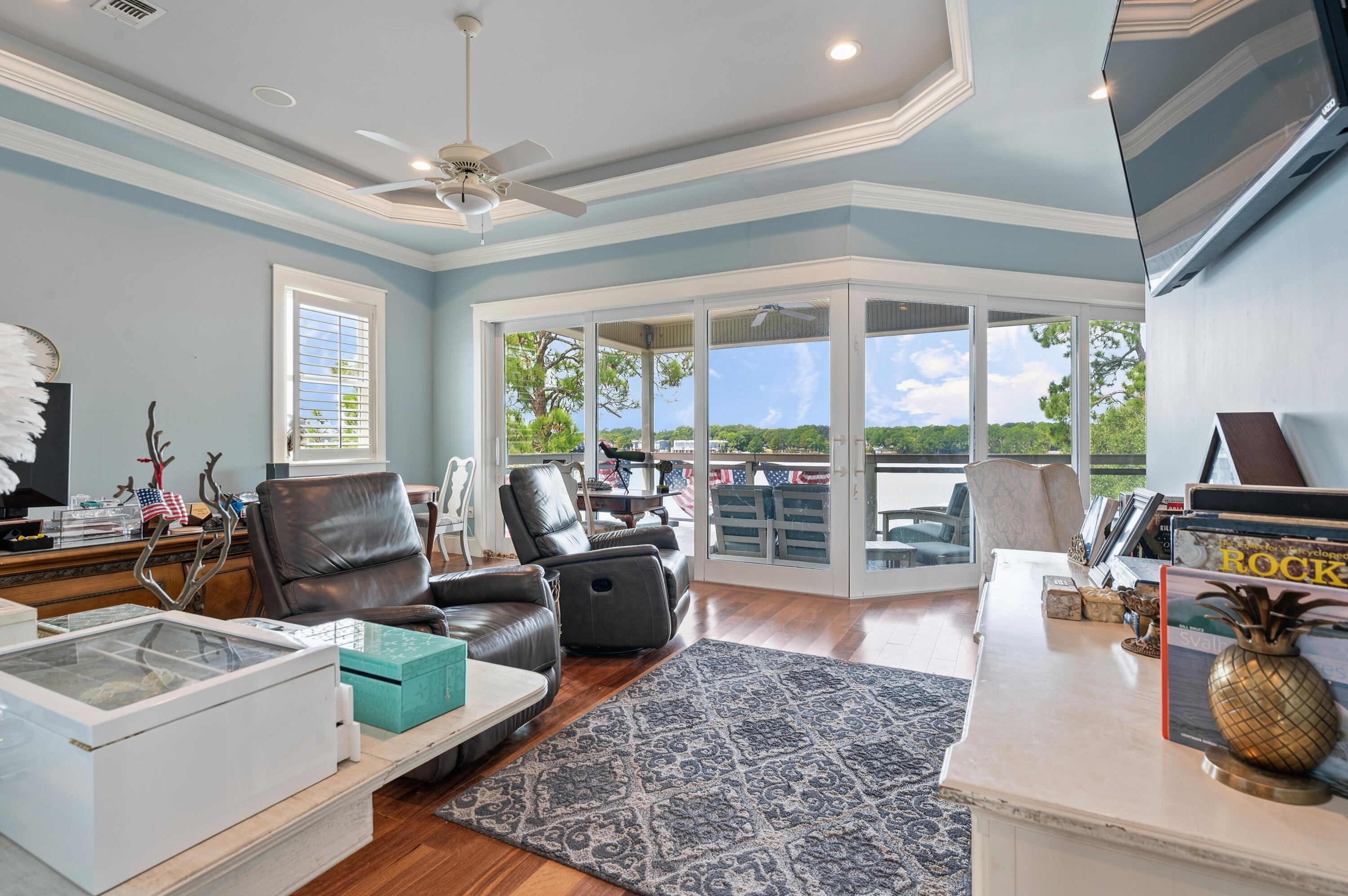 GREY MOSS POINT - Residential