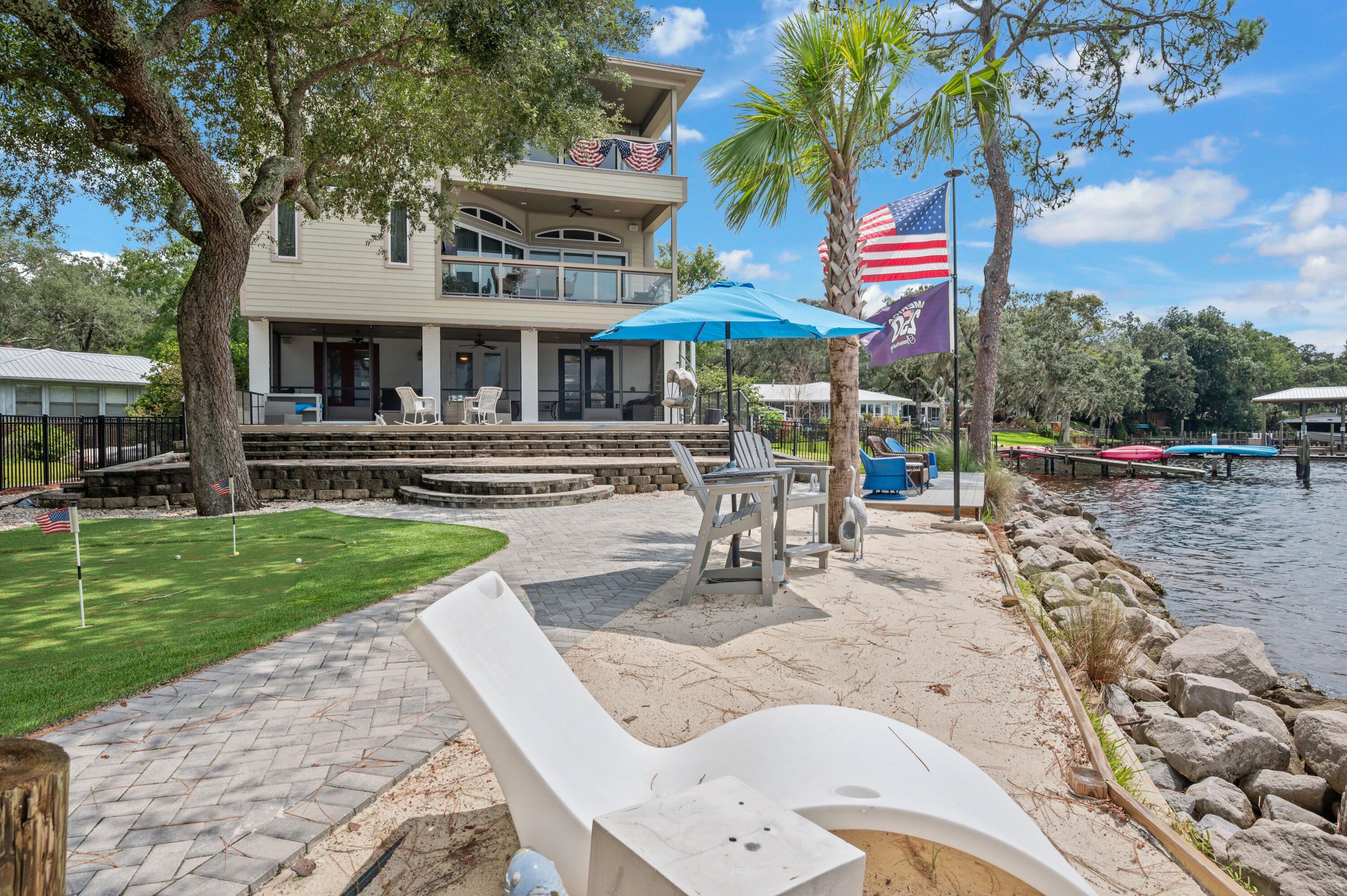 GREY MOSS POINT - Residential