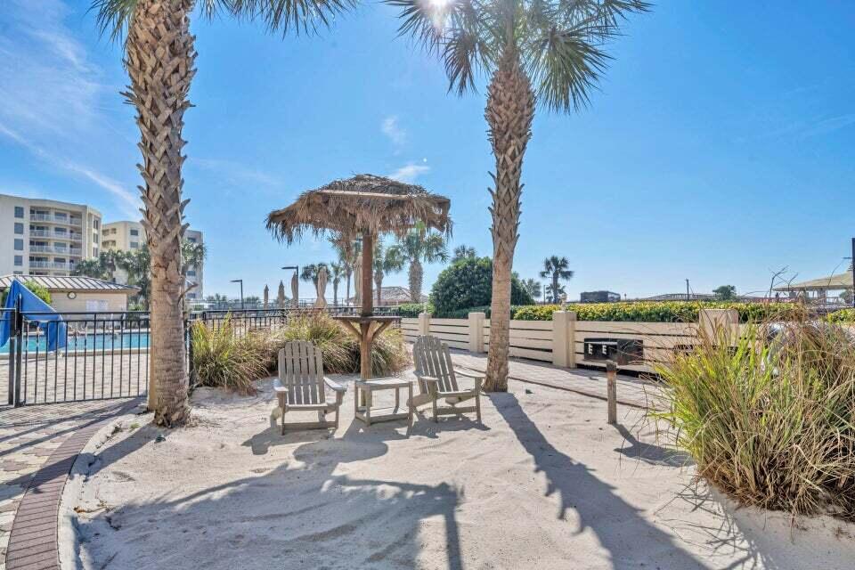 ISLANDER CONDO PH 2 - Residential