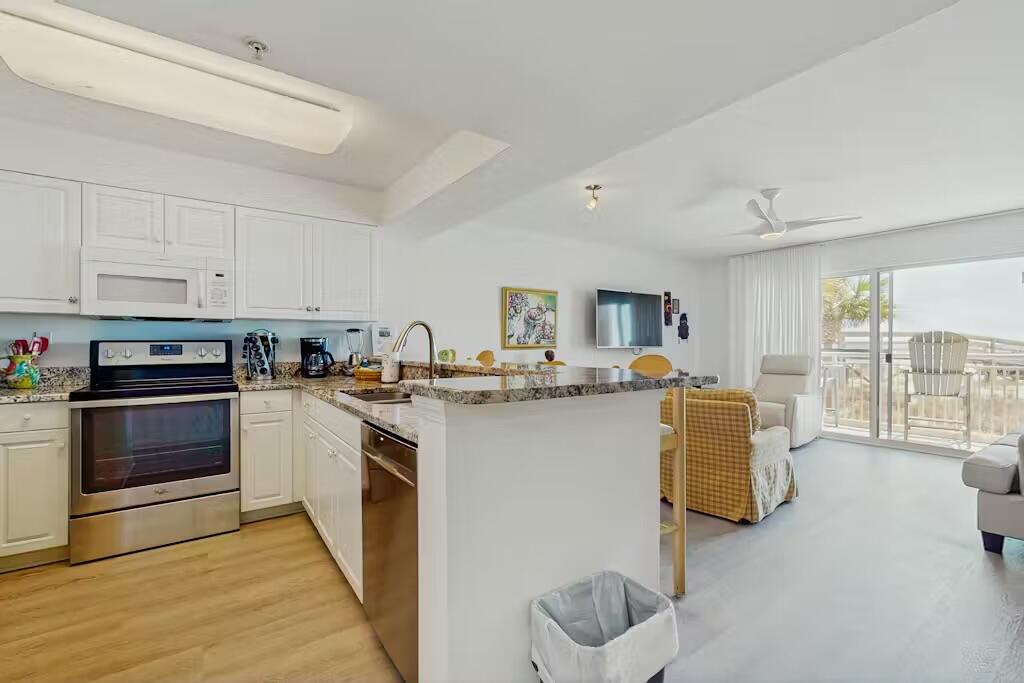 PELICAN ISLE - Residential