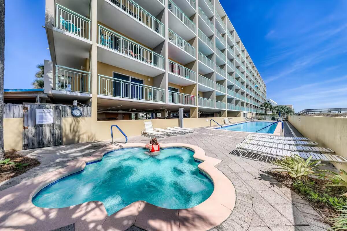 PELICAN ISLE - Residential