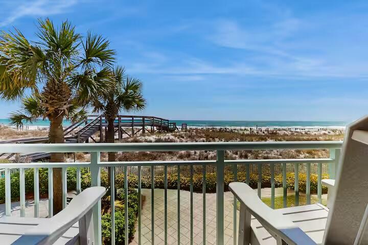 PELICAN ISLE - Residential