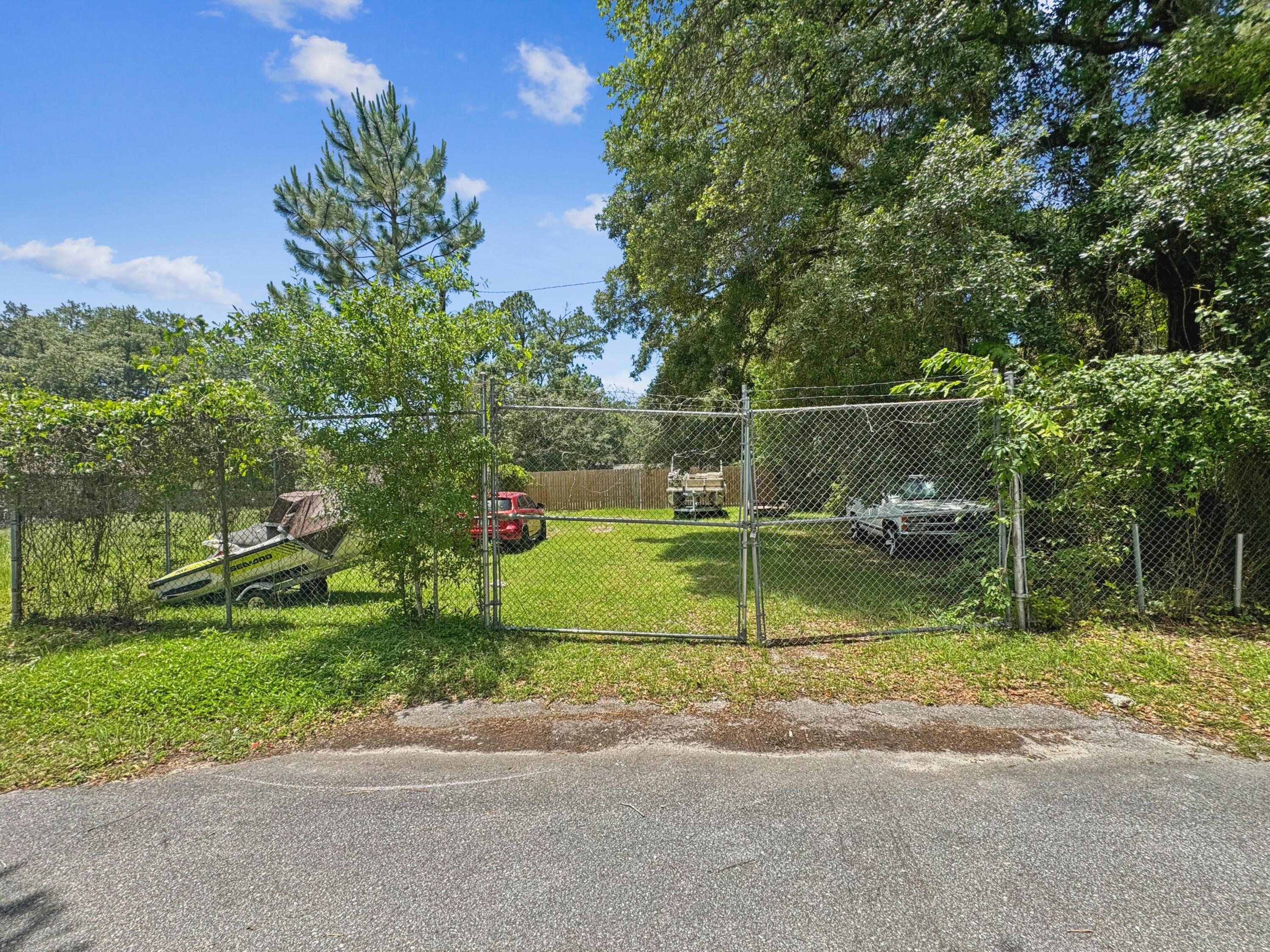 EMERALD GARDENS - Residential
