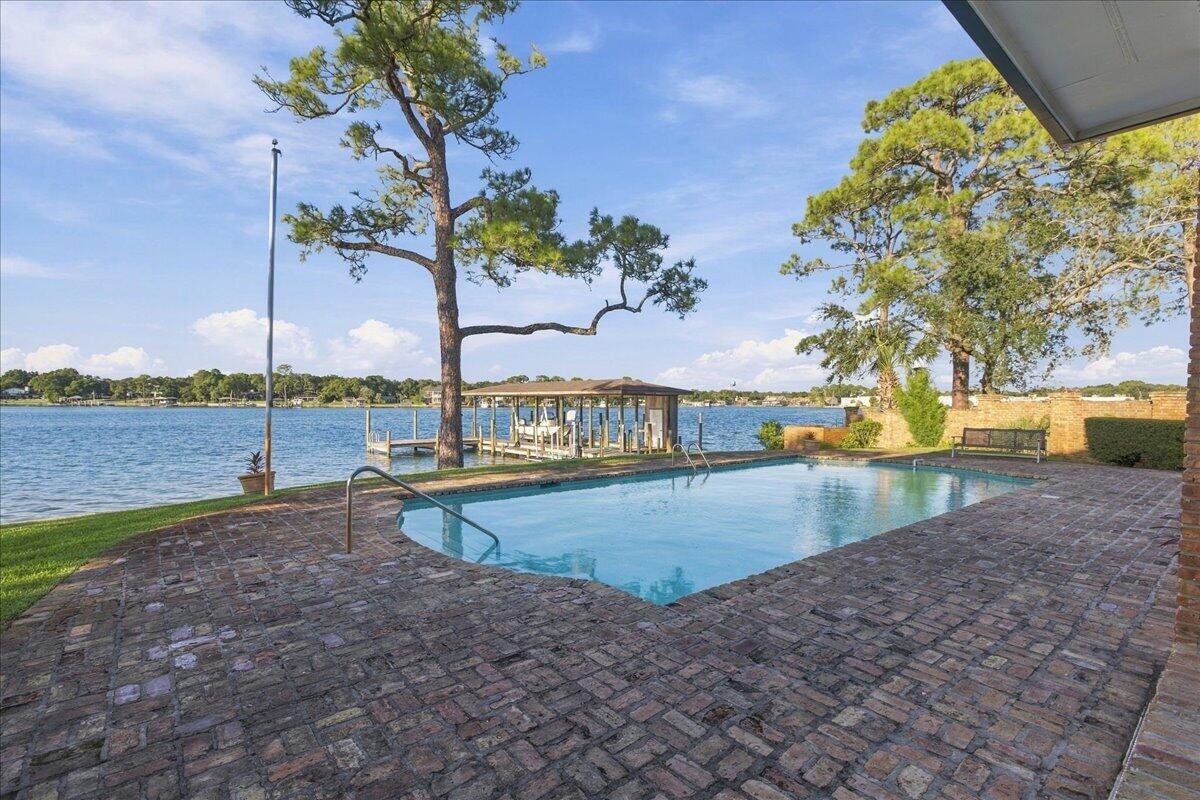 SLEEPY OAKS - Residential