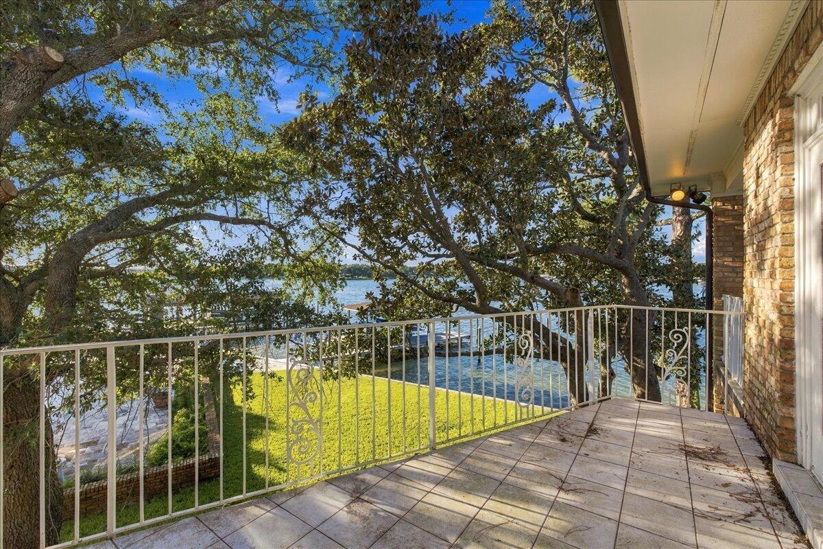SLEEPY OAKS - Residential