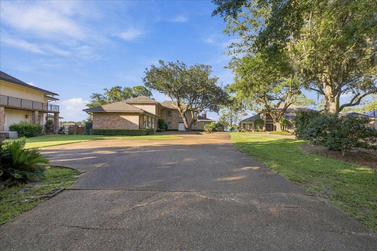 SLEEPY OAKS - Residential