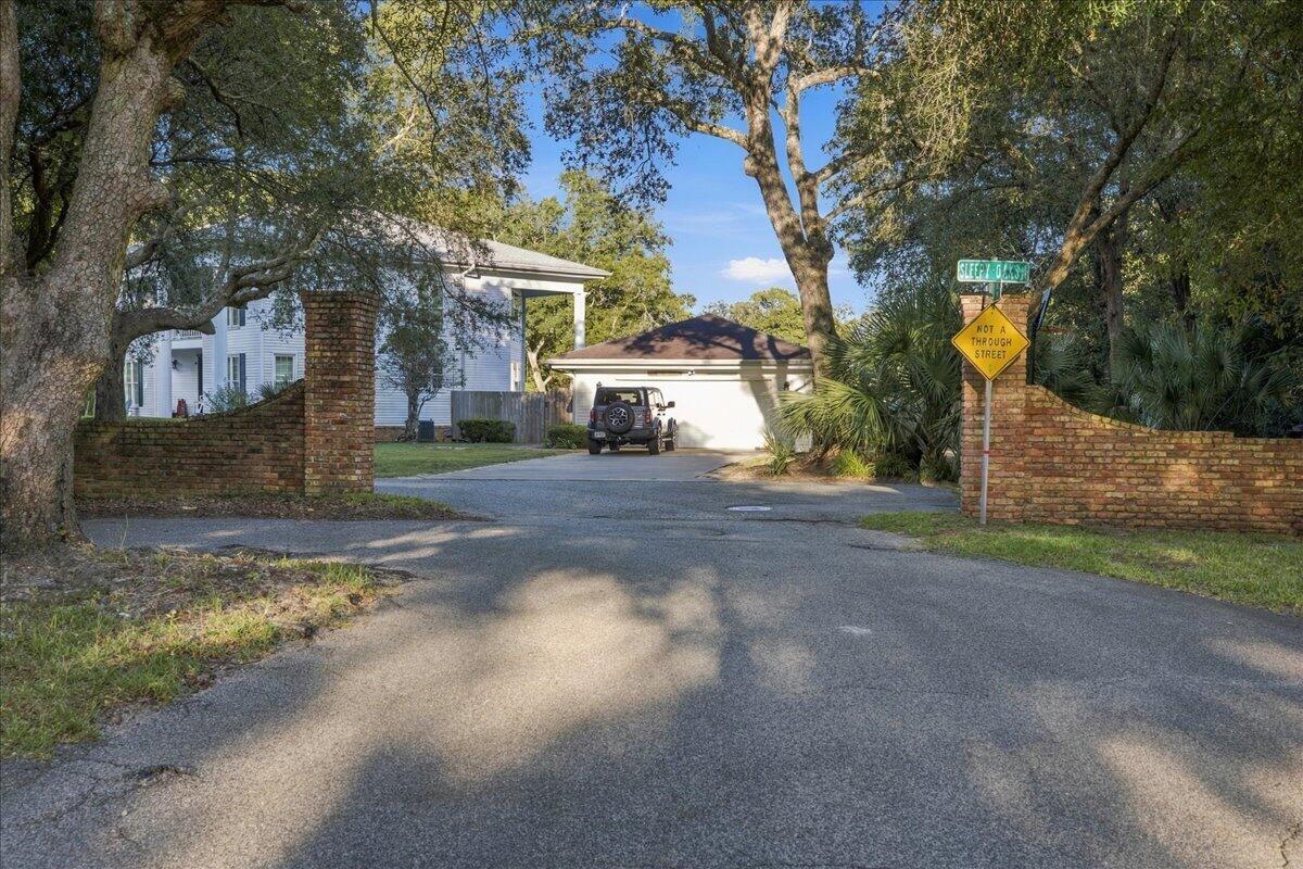 SLEEPY OAKS - Residential