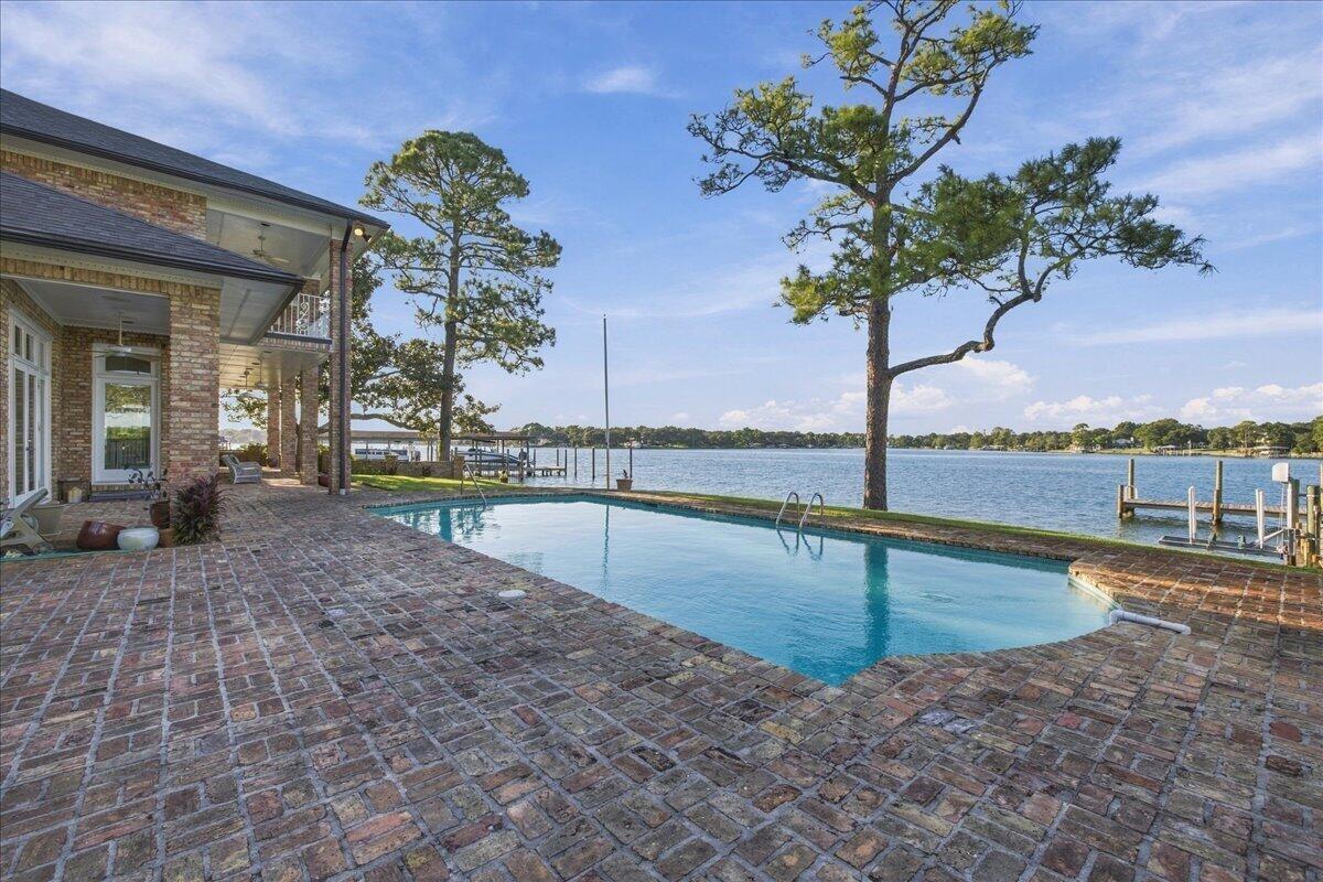 SLEEPY OAKS - Residential