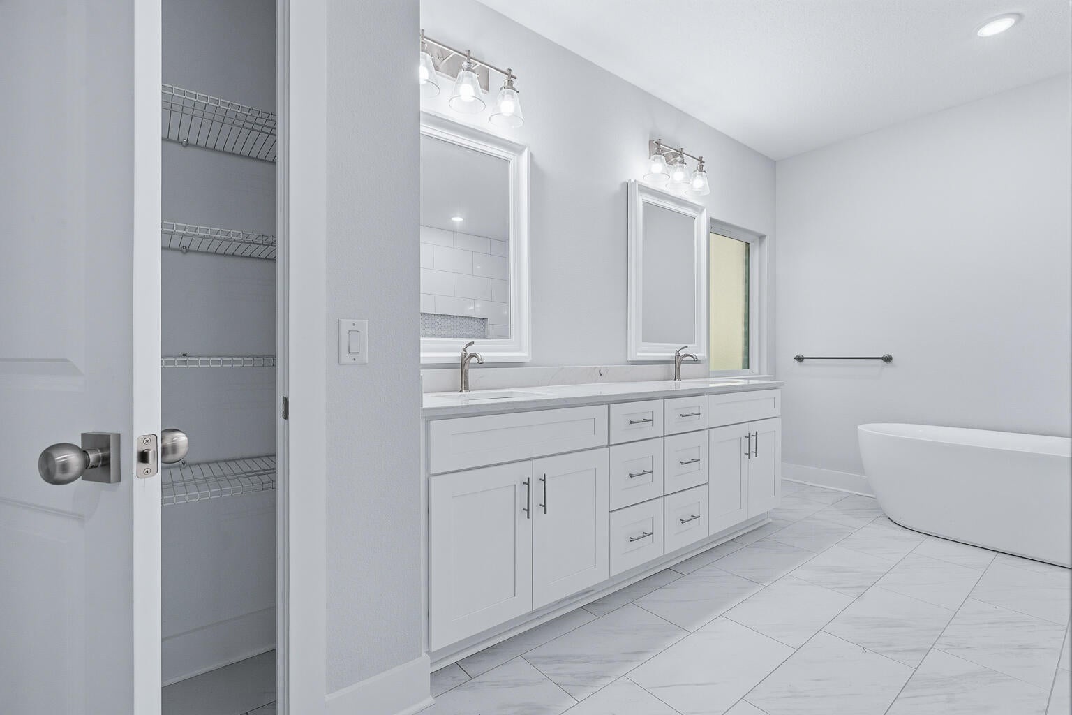 HOLLEY BY THE SEA - Residential Lease