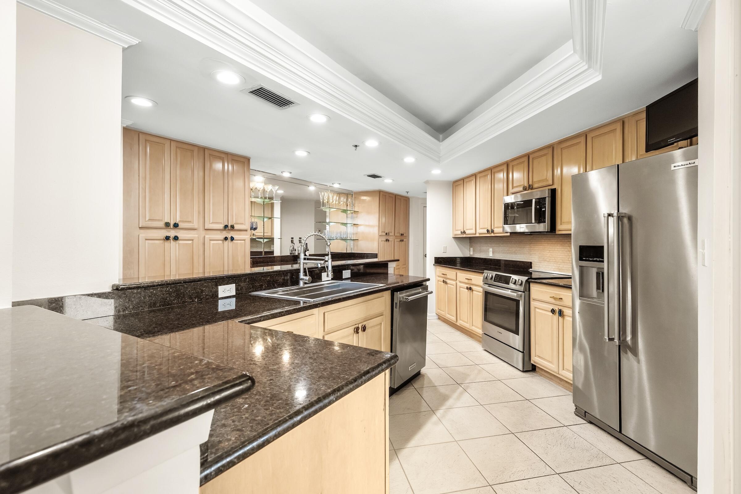 EAST PASS TOWERS CONDO PH 2 - Residential