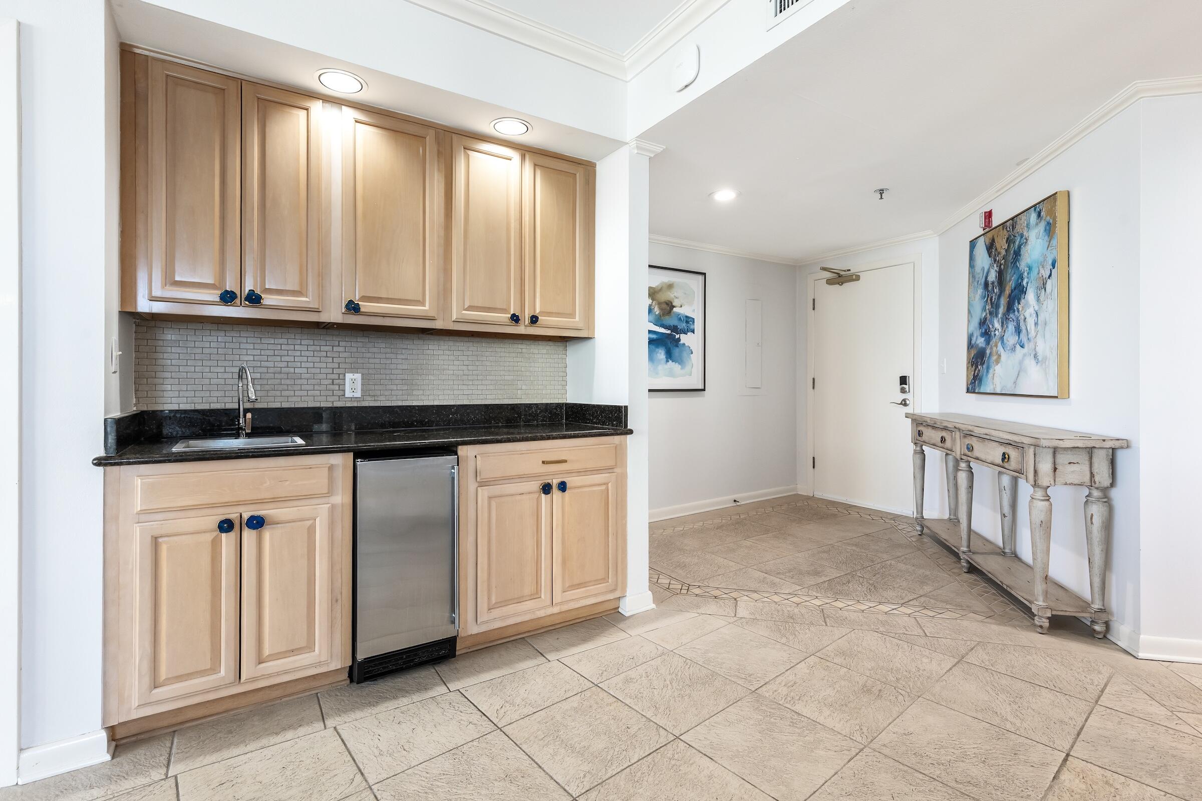 EAST PASS TOWERS CONDO PH 2 - Residential