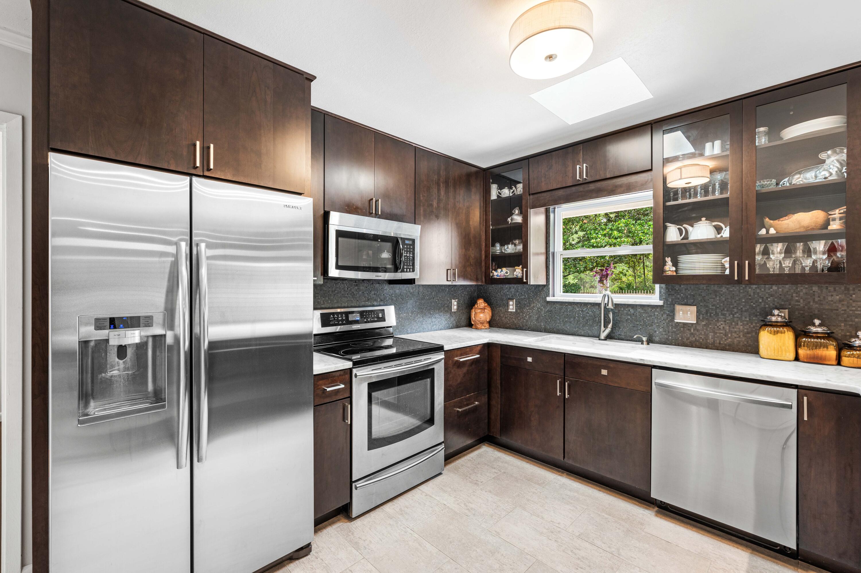 LAKE LORRAINE ESTATES - Residential