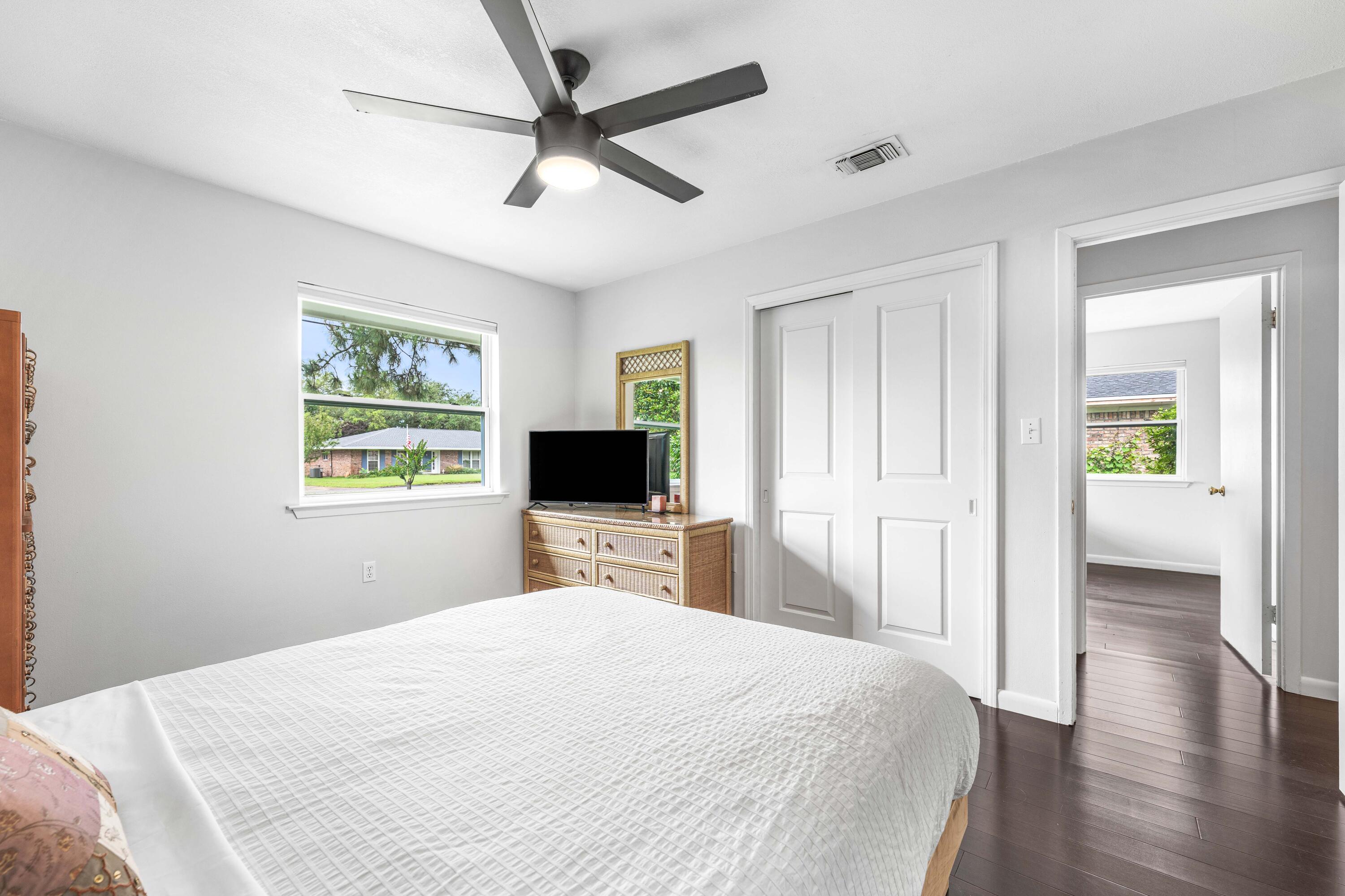 LAKE LORRAINE ESTATES - Residential