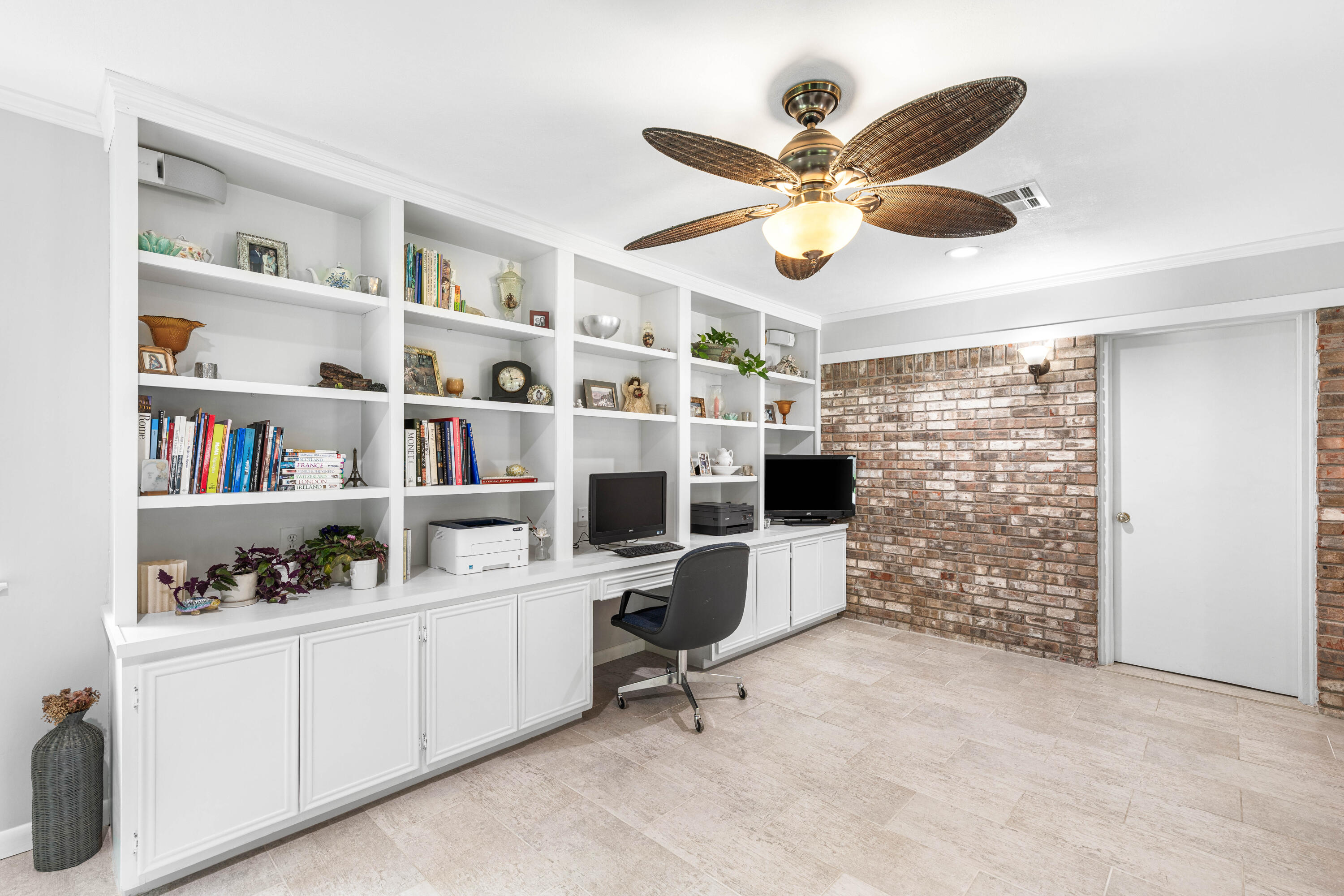 LAKE LORRAINE ESTATES - Residential