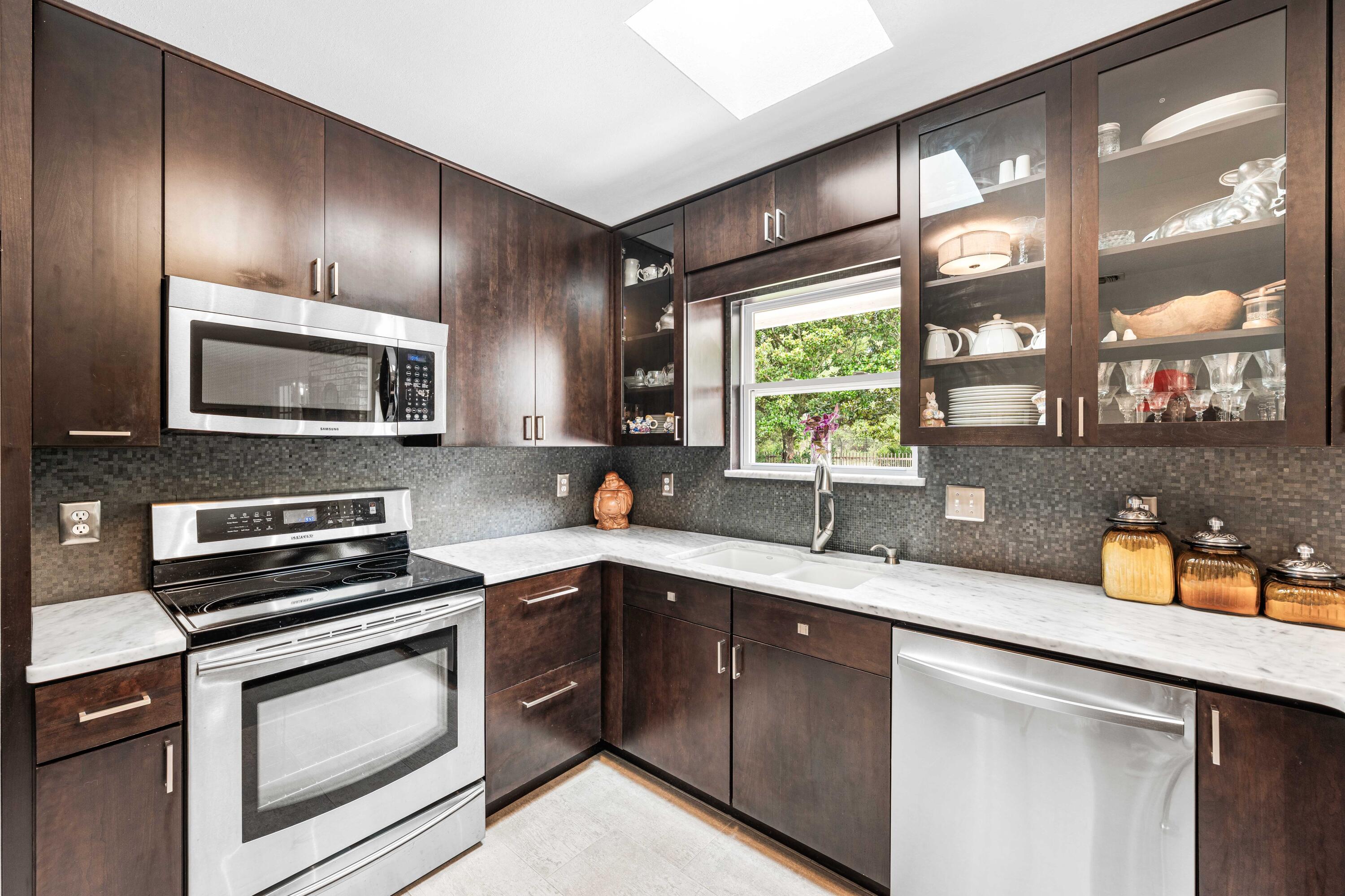 LAKE LORRAINE ESTATES - Residential