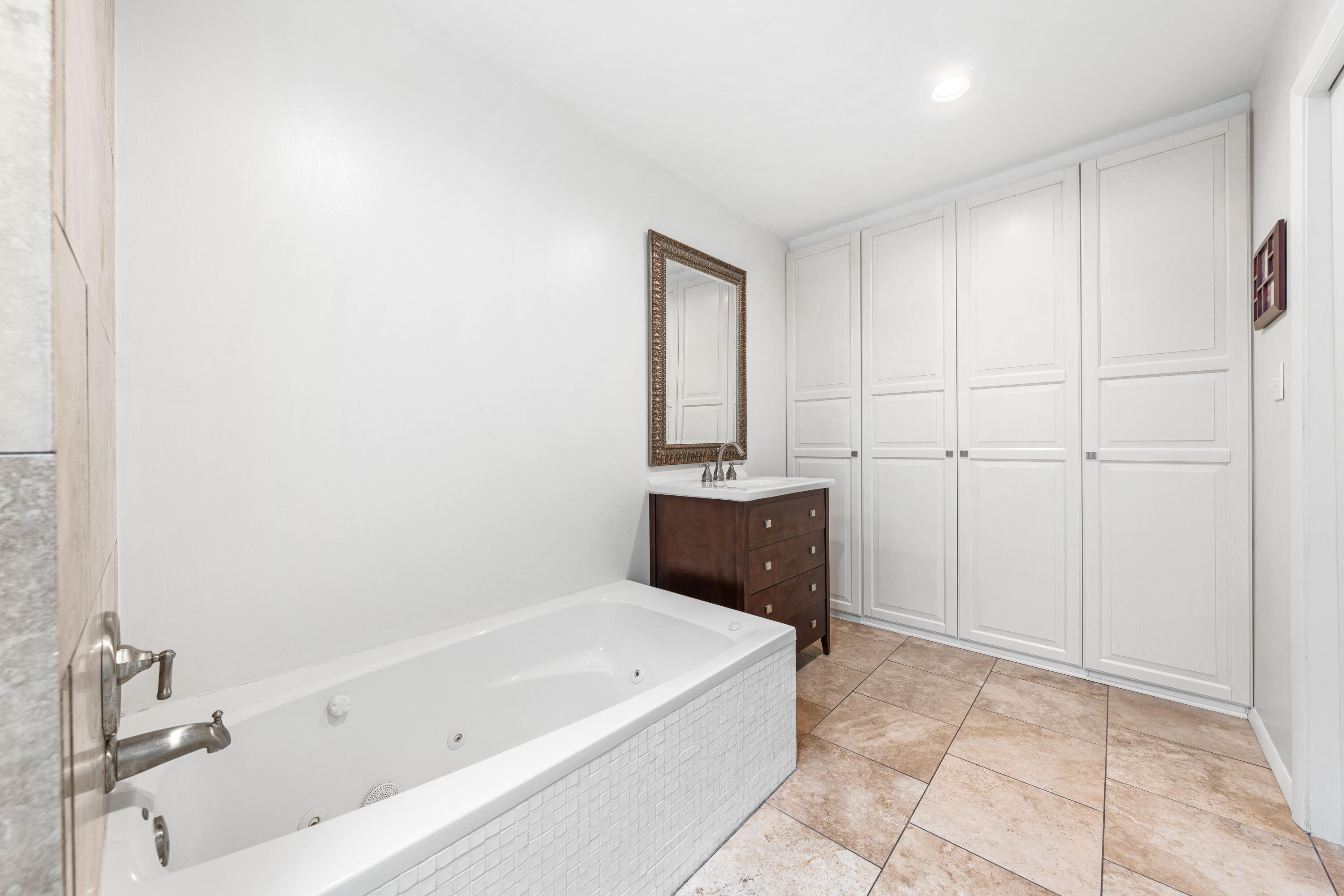 LAKE LORRAINE ESTATES - Residential
