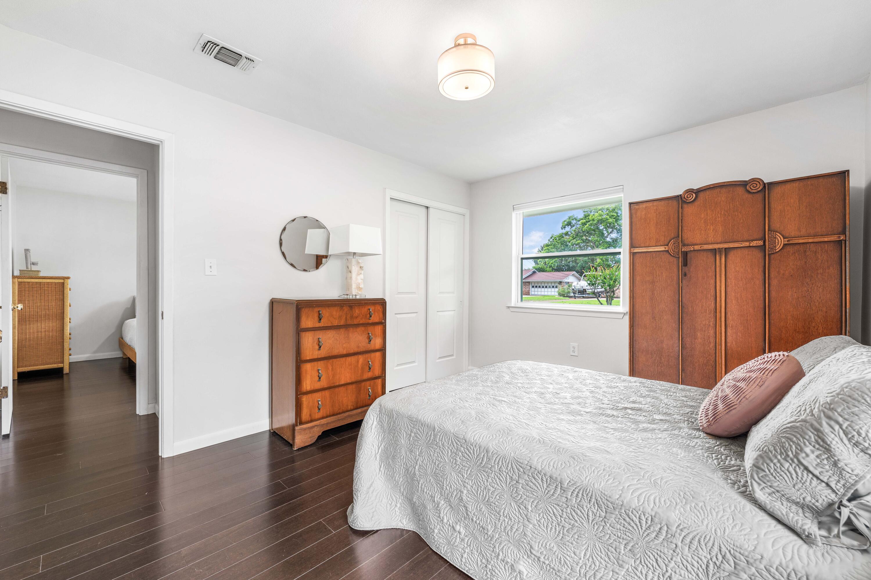 LAKE LORRAINE ESTATES - Residential