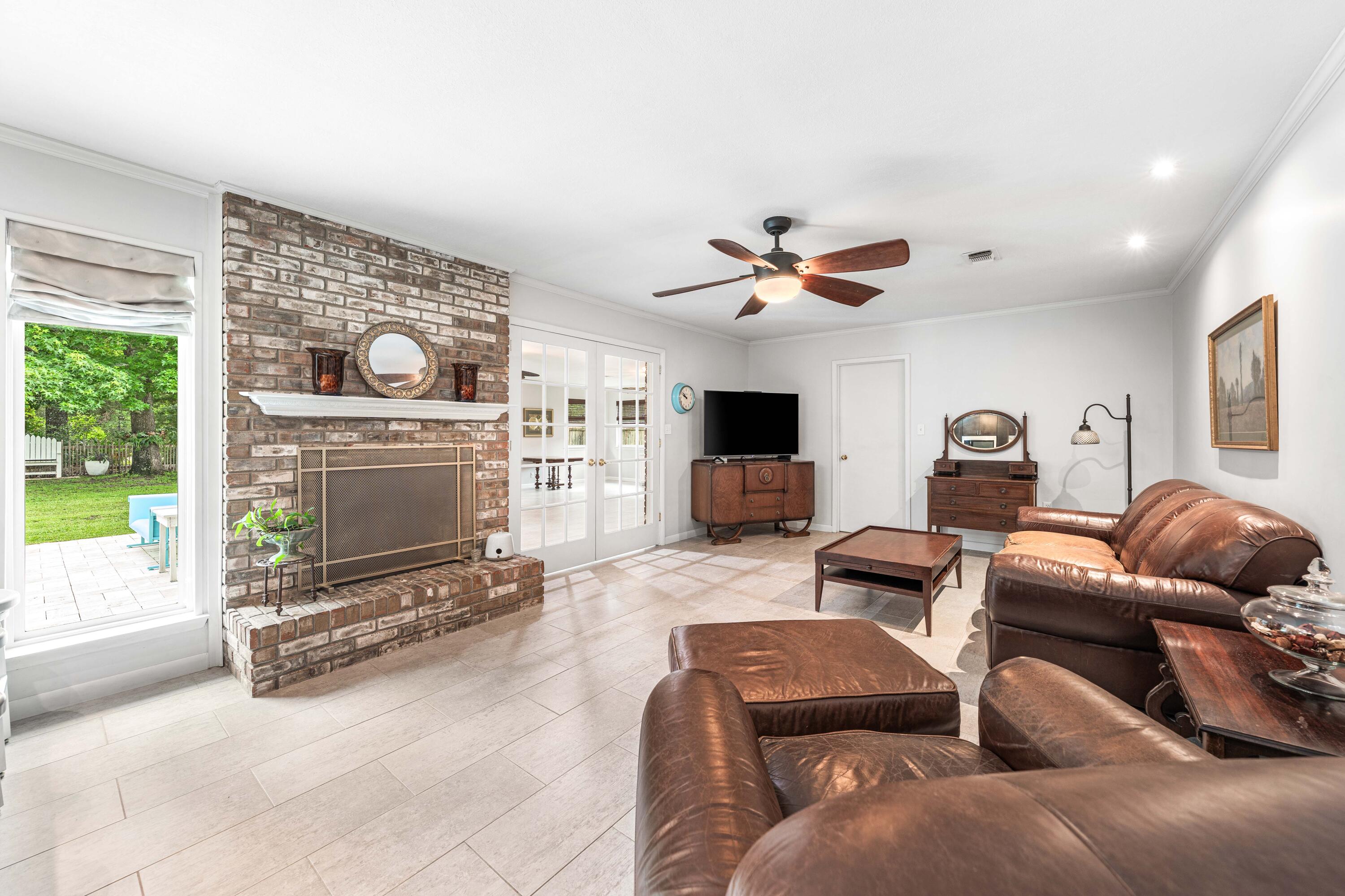 LAKE LORRAINE ESTATES - Residential