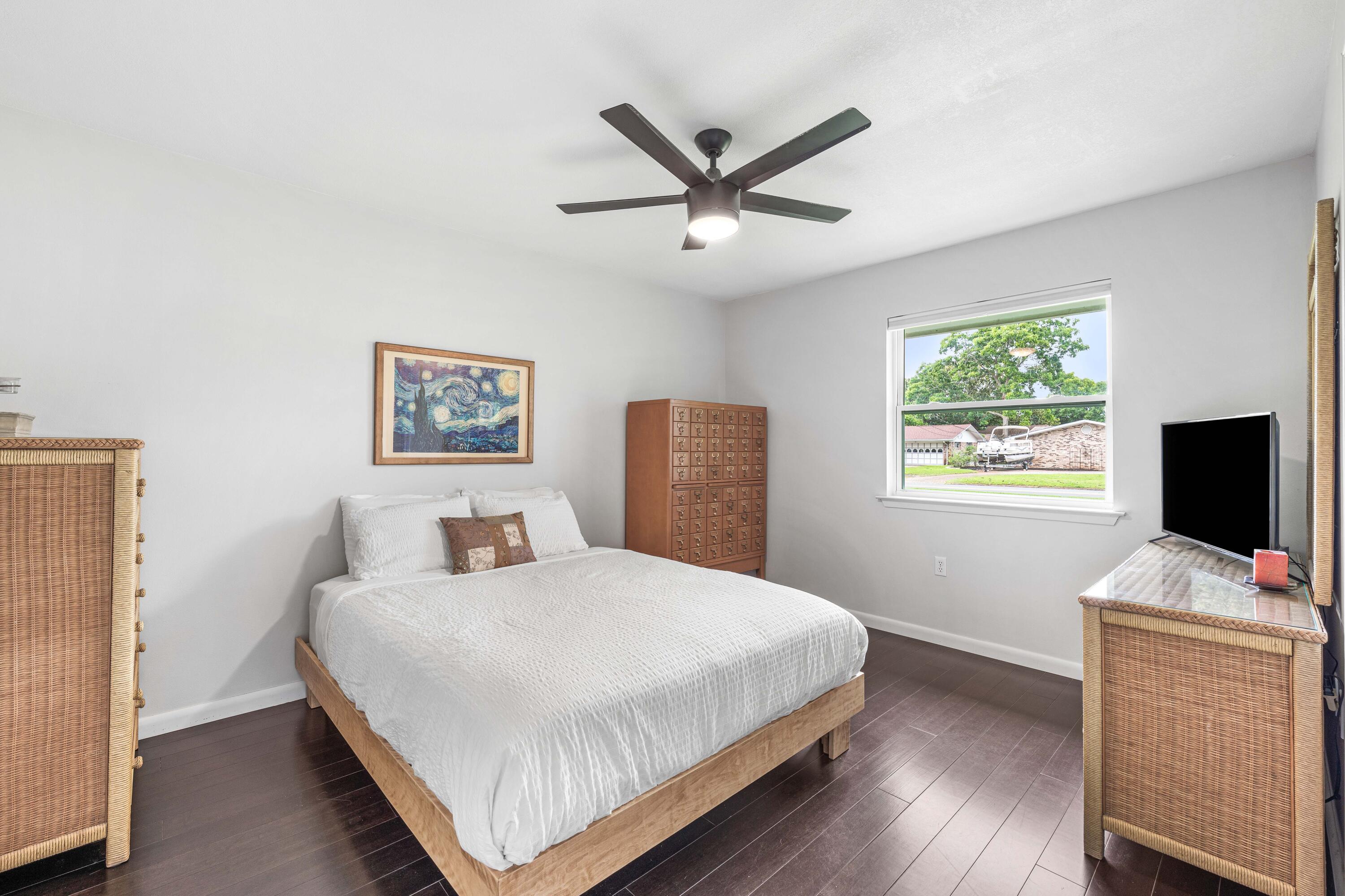 LAKE LORRAINE ESTATES - Residential