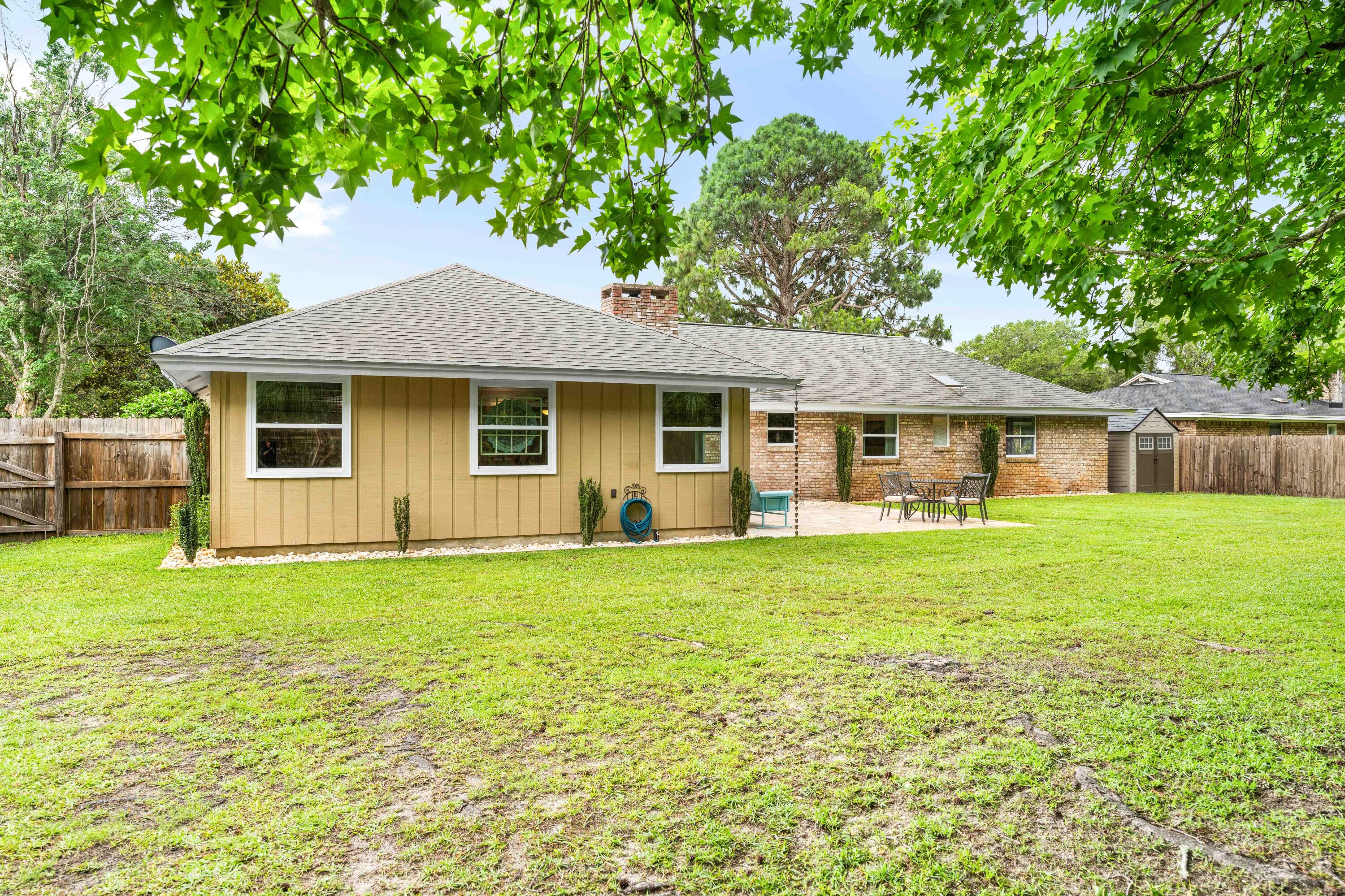 LAKE LORRAINE ESTATES - Residential