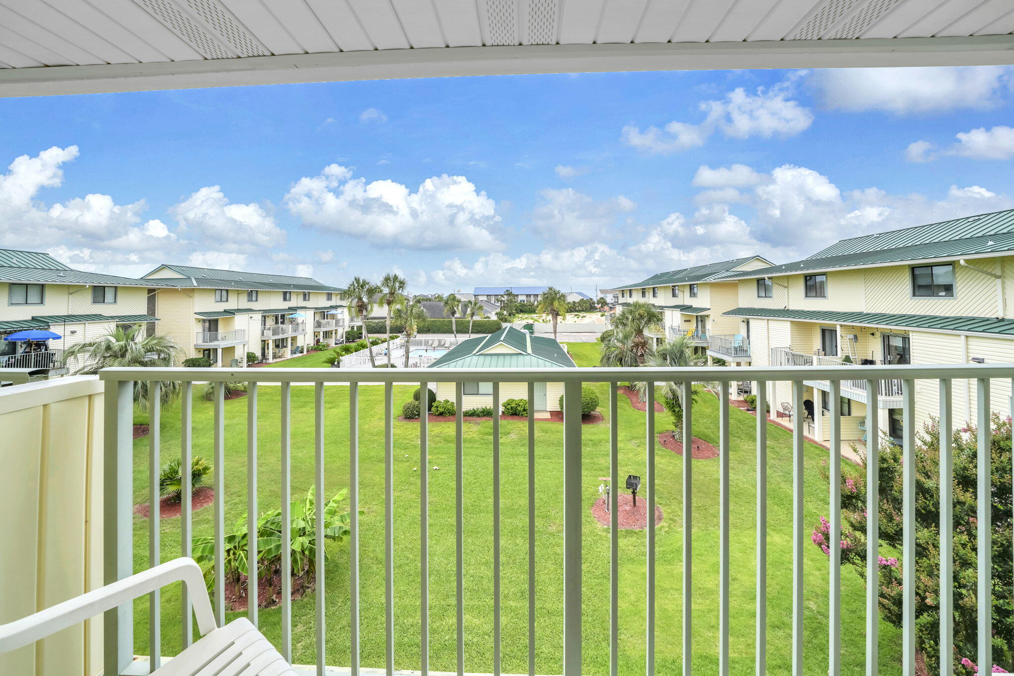SANDPRINTS CONDO - Residential