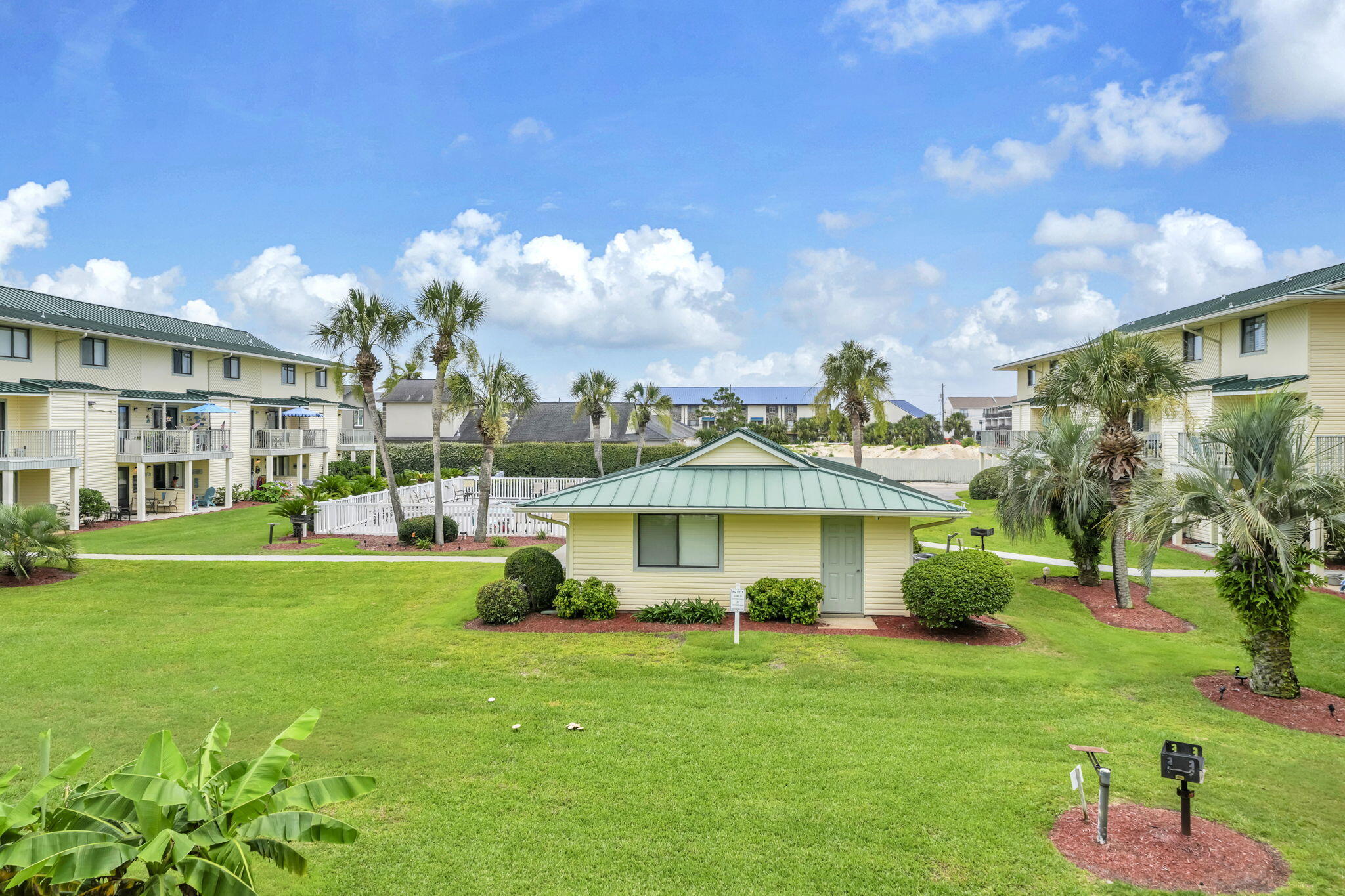 SANDPRINTS CONDO - Residential