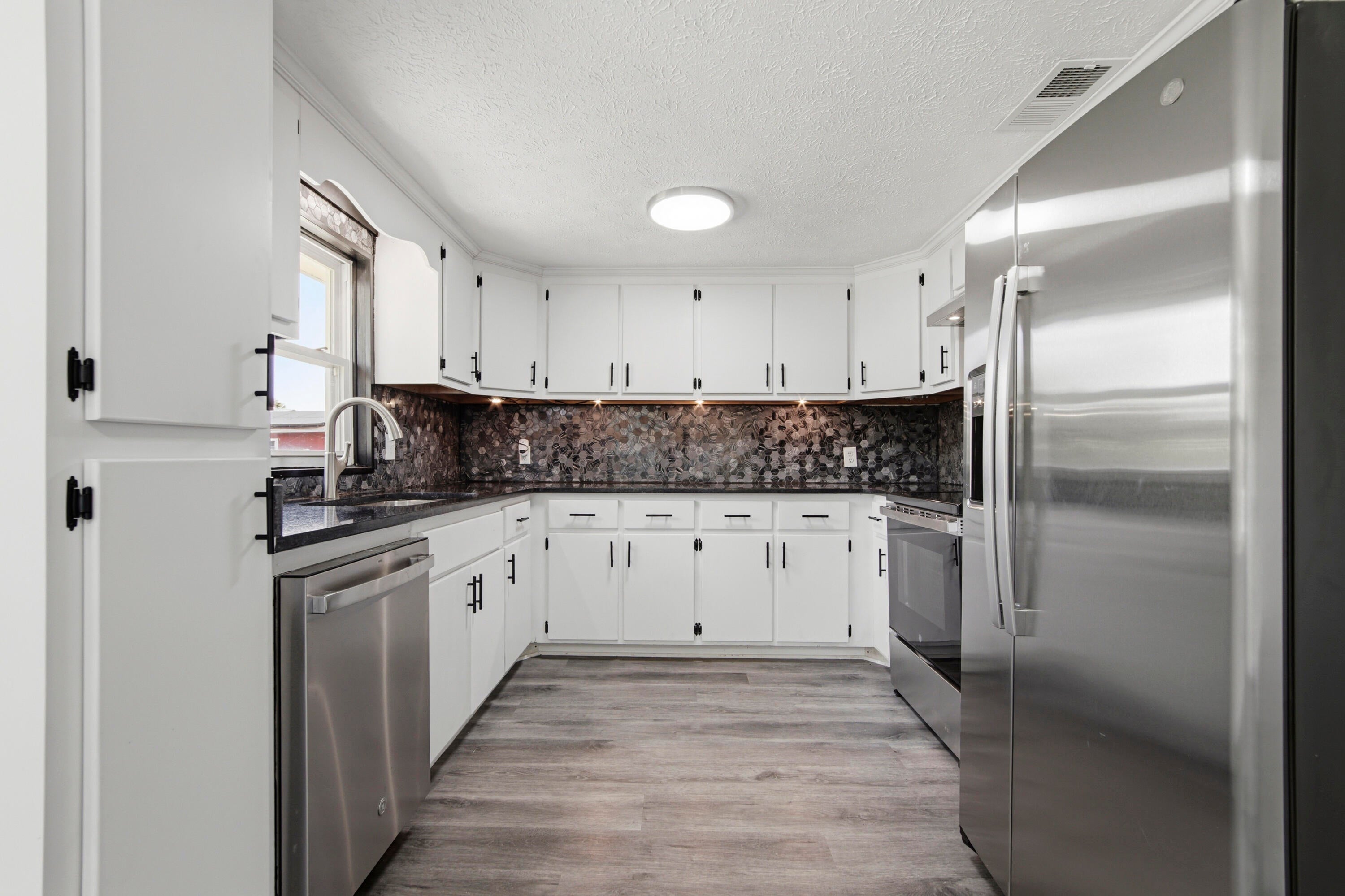 NO RECORDED SUBDIVISION - Residential