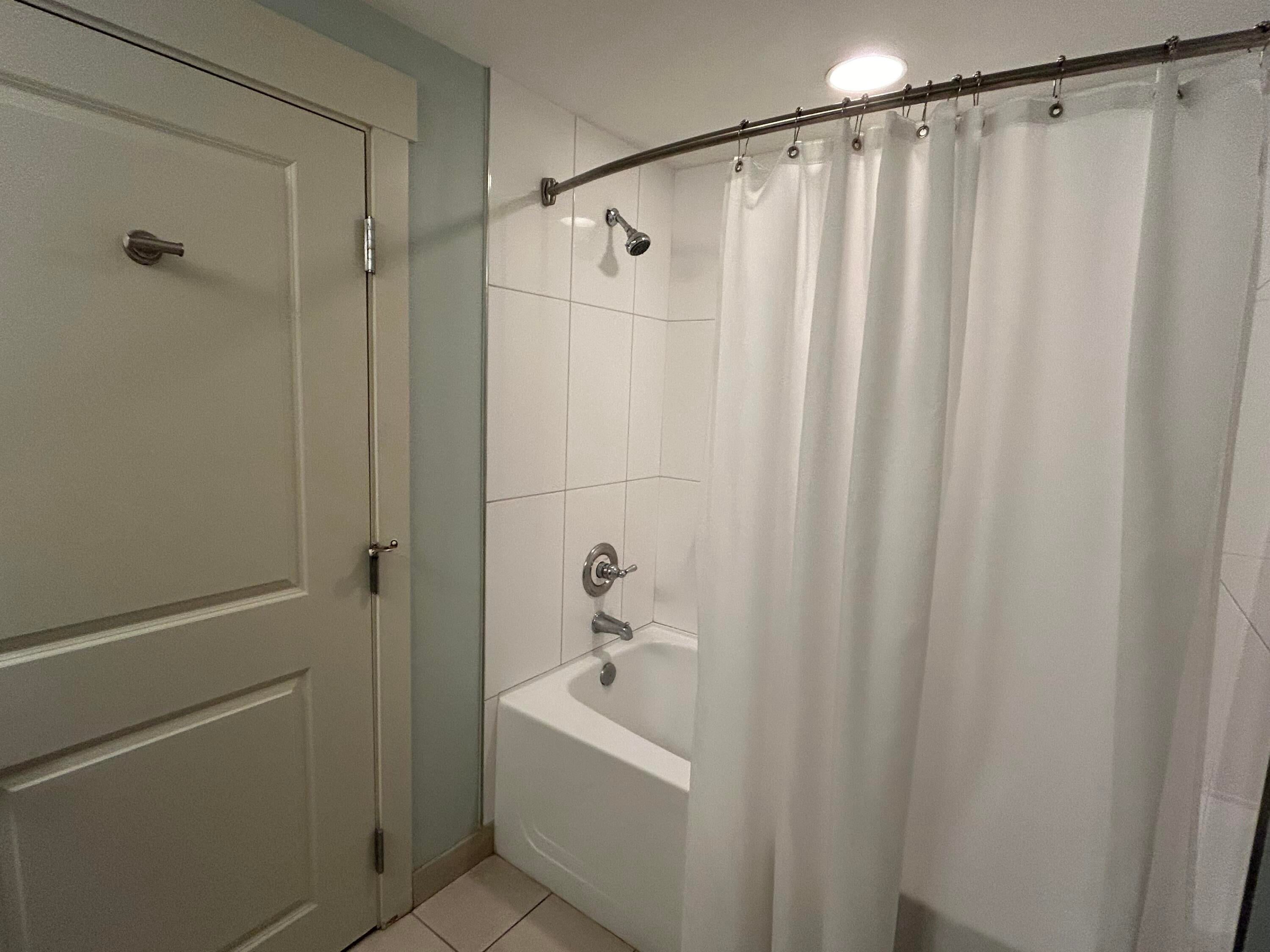 BAHIA CONDO - Residential