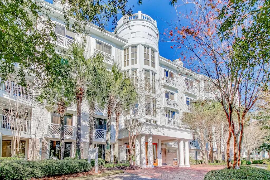 BAHIA CONDO - Residential