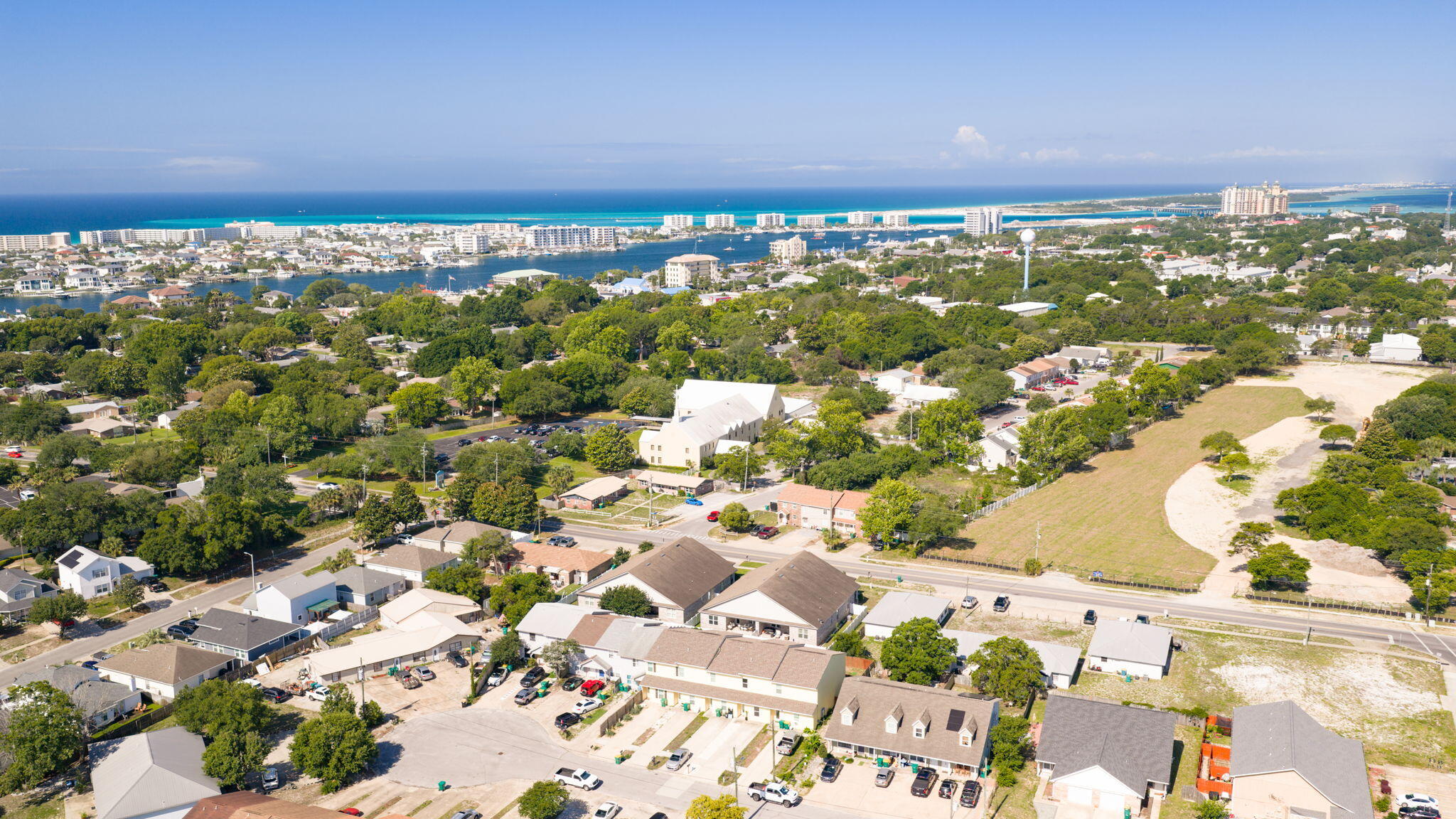 MIKSTAKEL TOWNHOMES - Residential