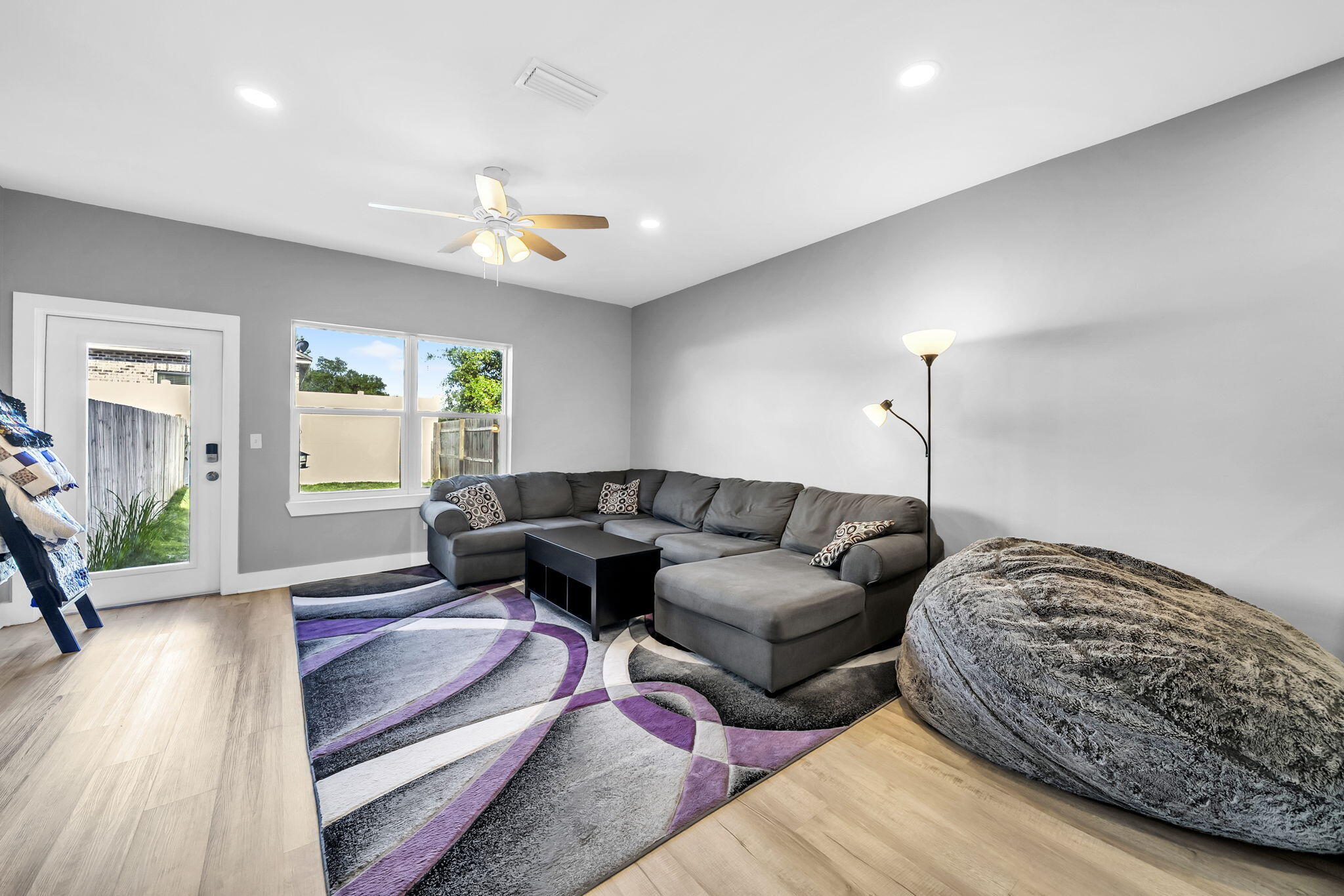 MIKSTAKEL TOWNHOMES - Residential